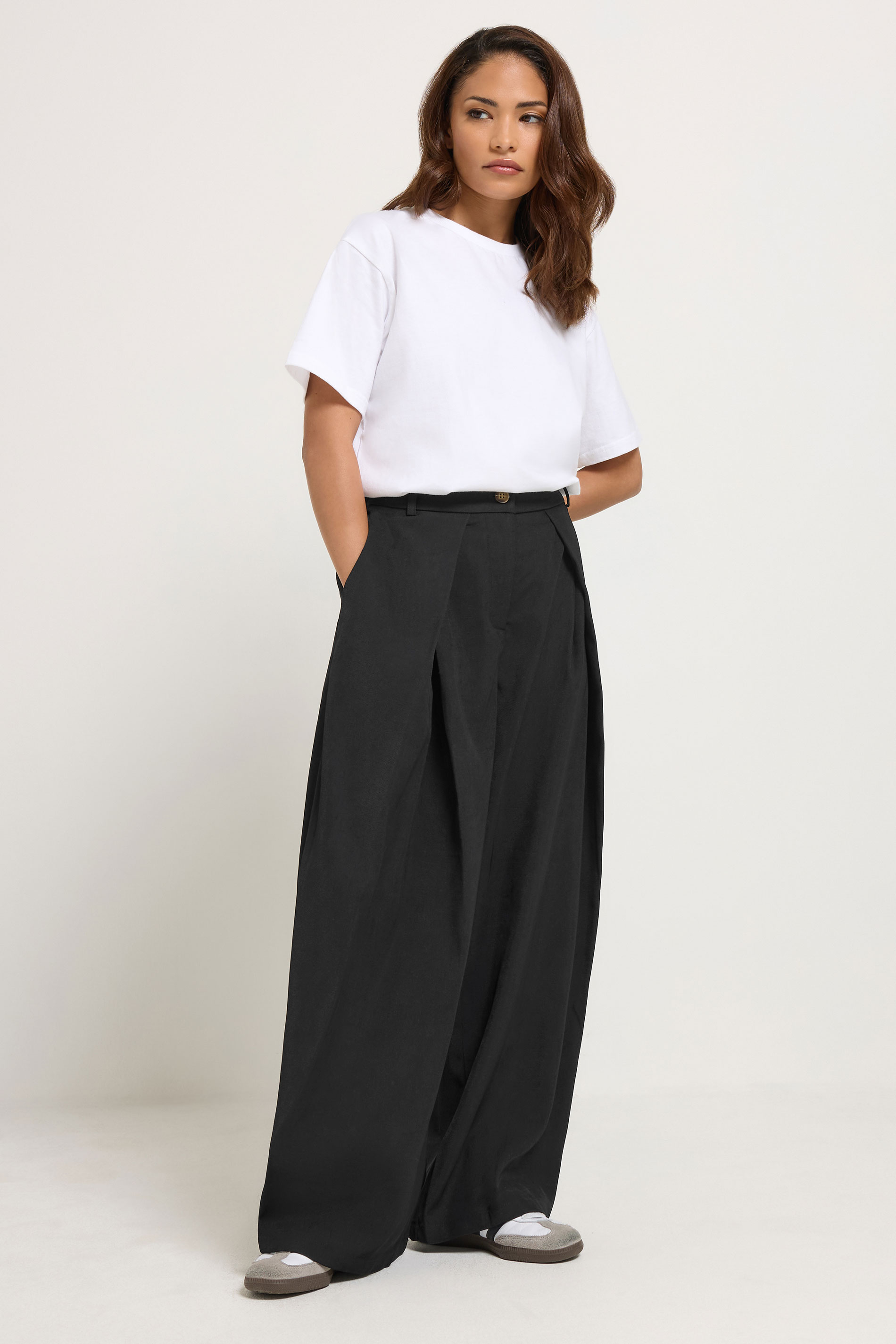 Pixiegirl Women's Black Petite Wrap Pleated Wide Leg Trousers Size Petite > 6