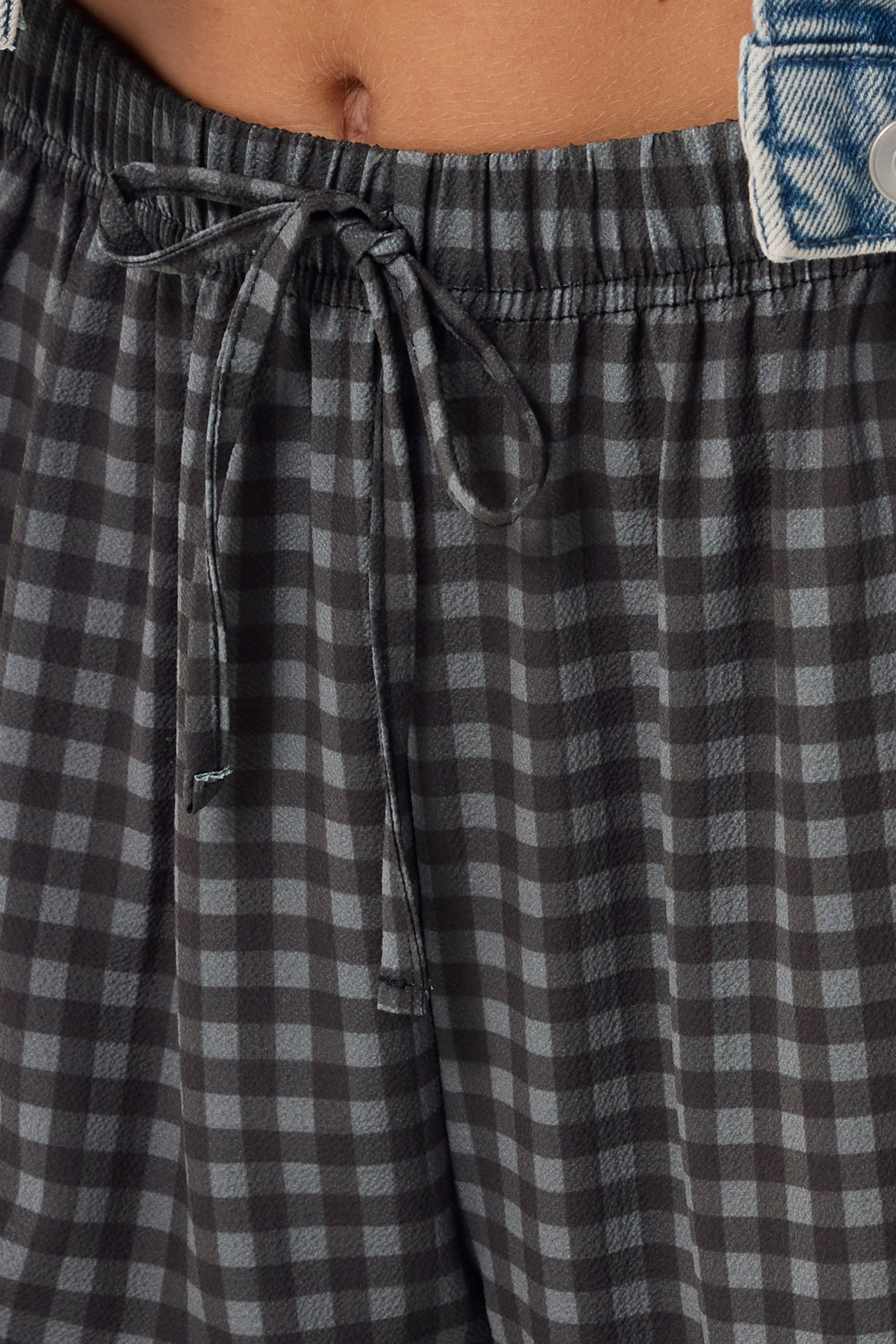 PixieGirl Petite Women's Grey Crinkle Gingham Wide Leg Trousers | PixieGirl 4