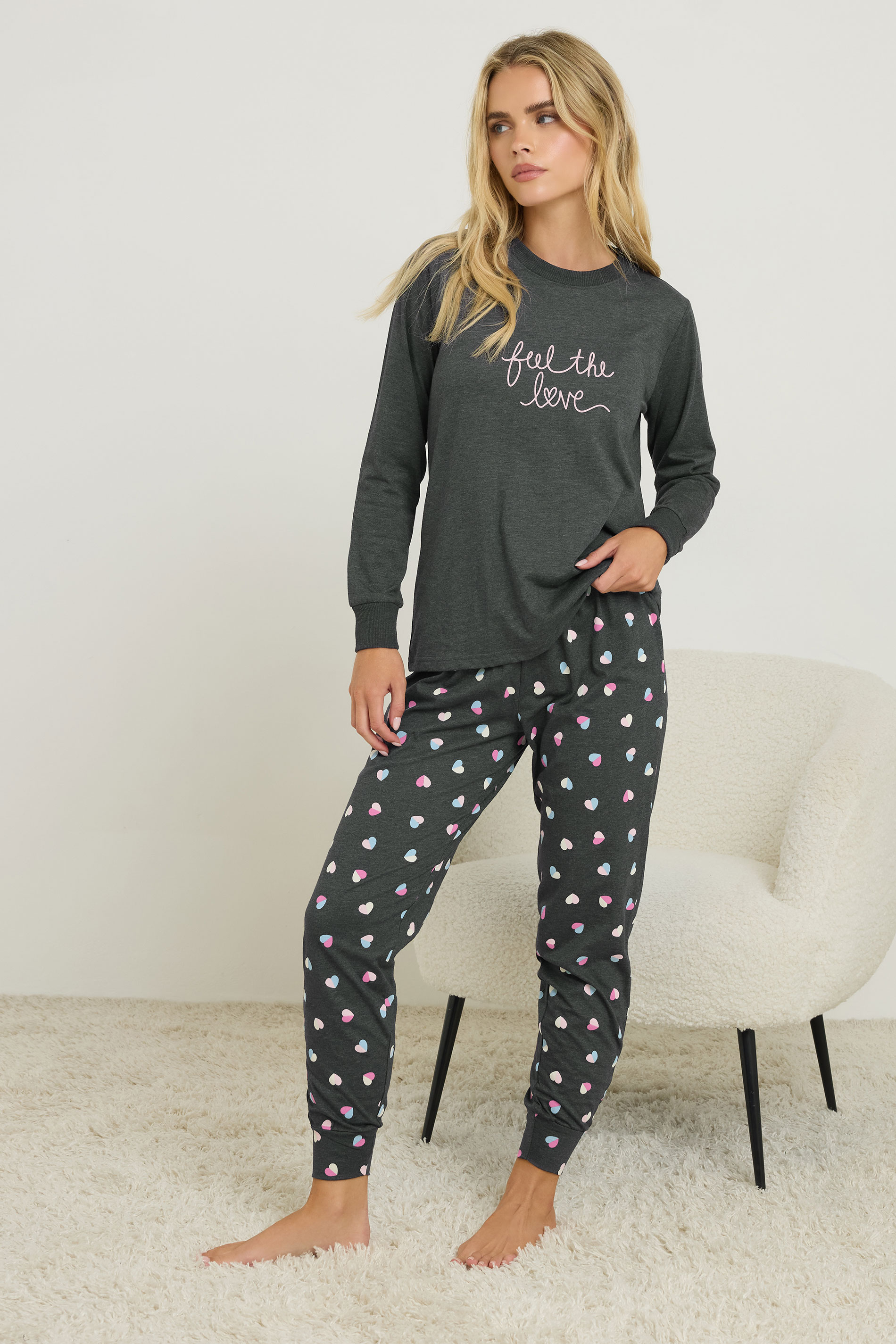 PixieGirl Petite Women's Grey 'Feel The Love' Heart Slogan Pyjama Set 1