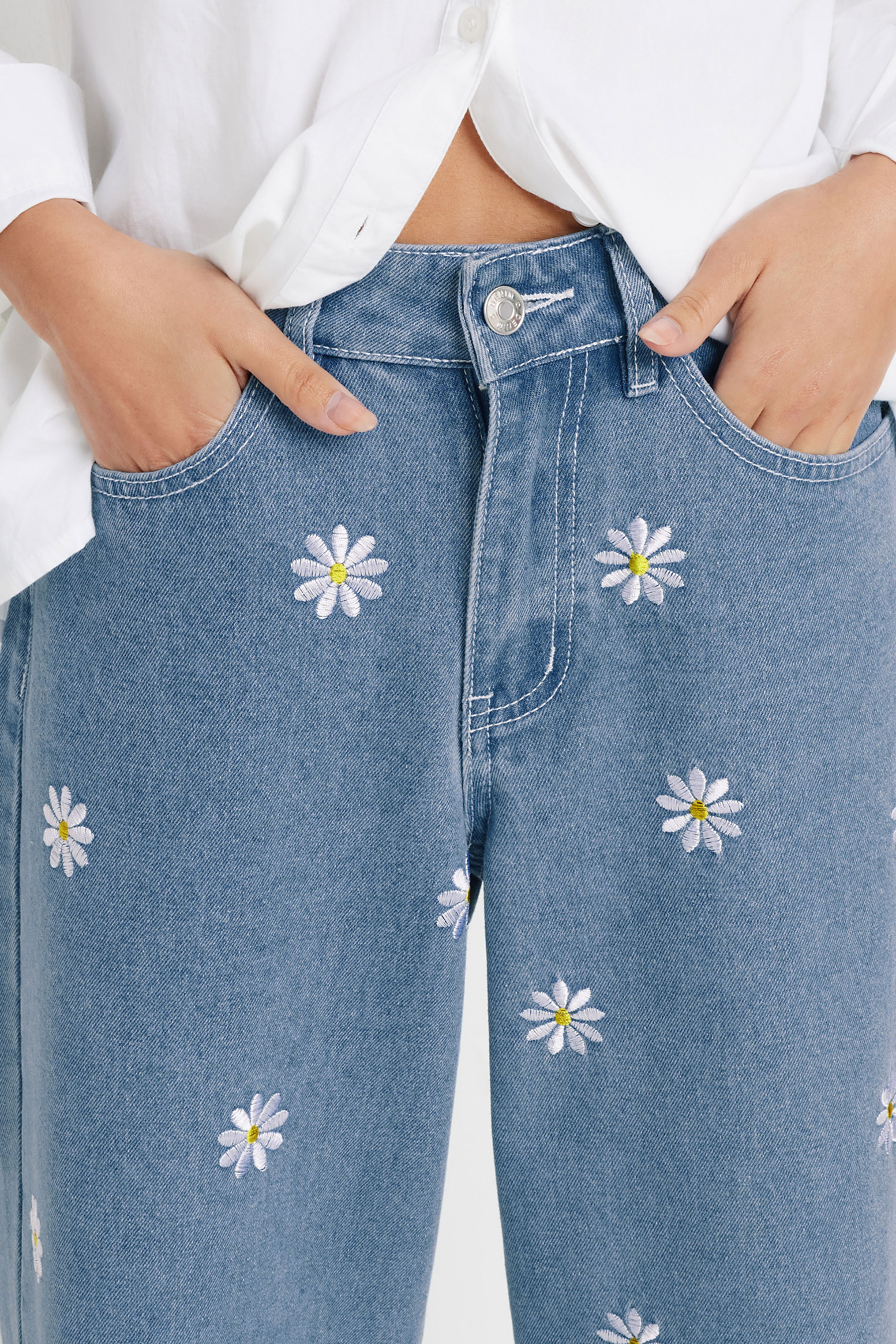 PixieGirl Petite Women's Blue Denim Daisy Embroidered Wide Leg Jeans | PixieGirl 6