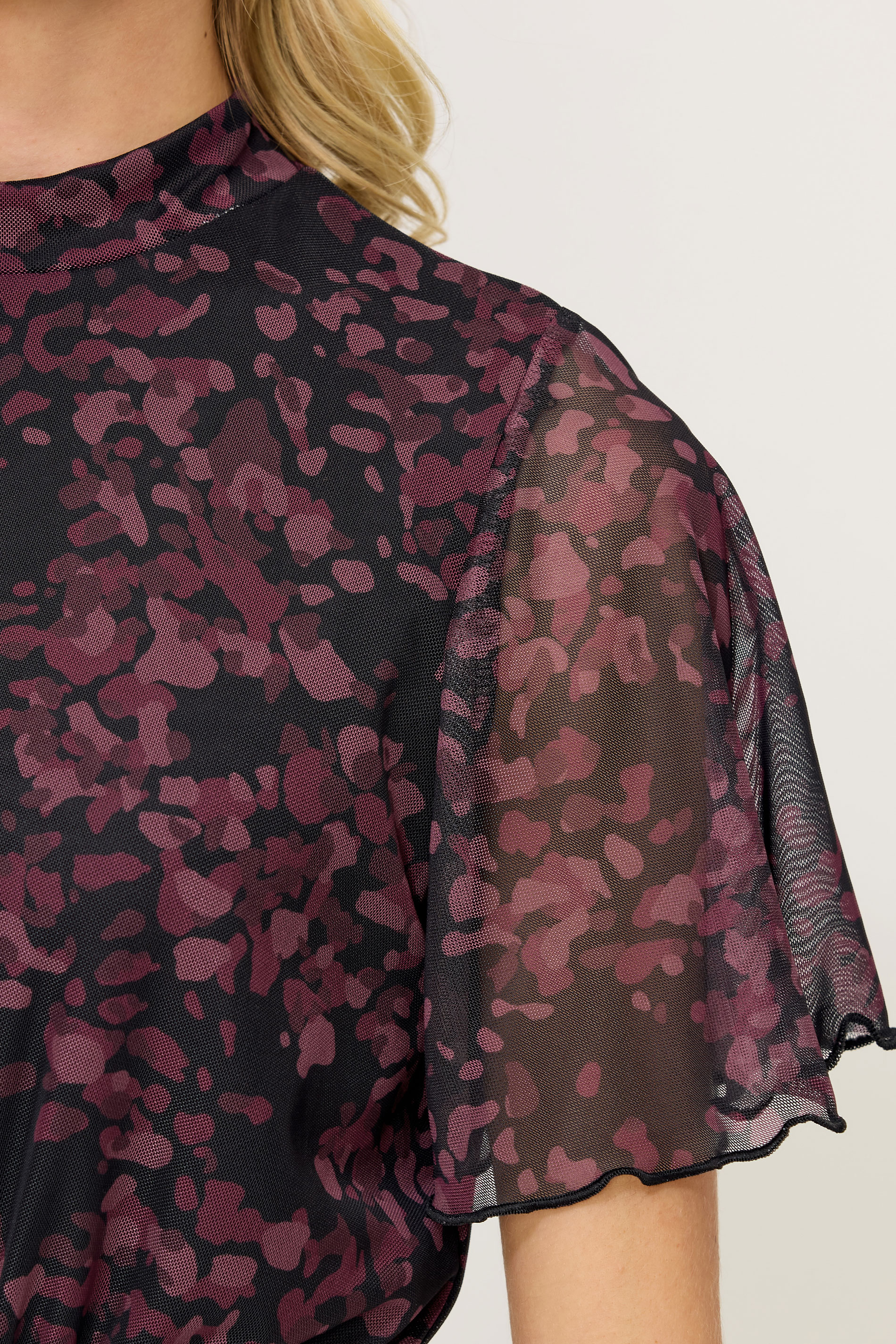 PixieGirl Petite Women's Burgundy Red Abstract Animal Print Flutter Sleeve Dress | PixieGirl 4