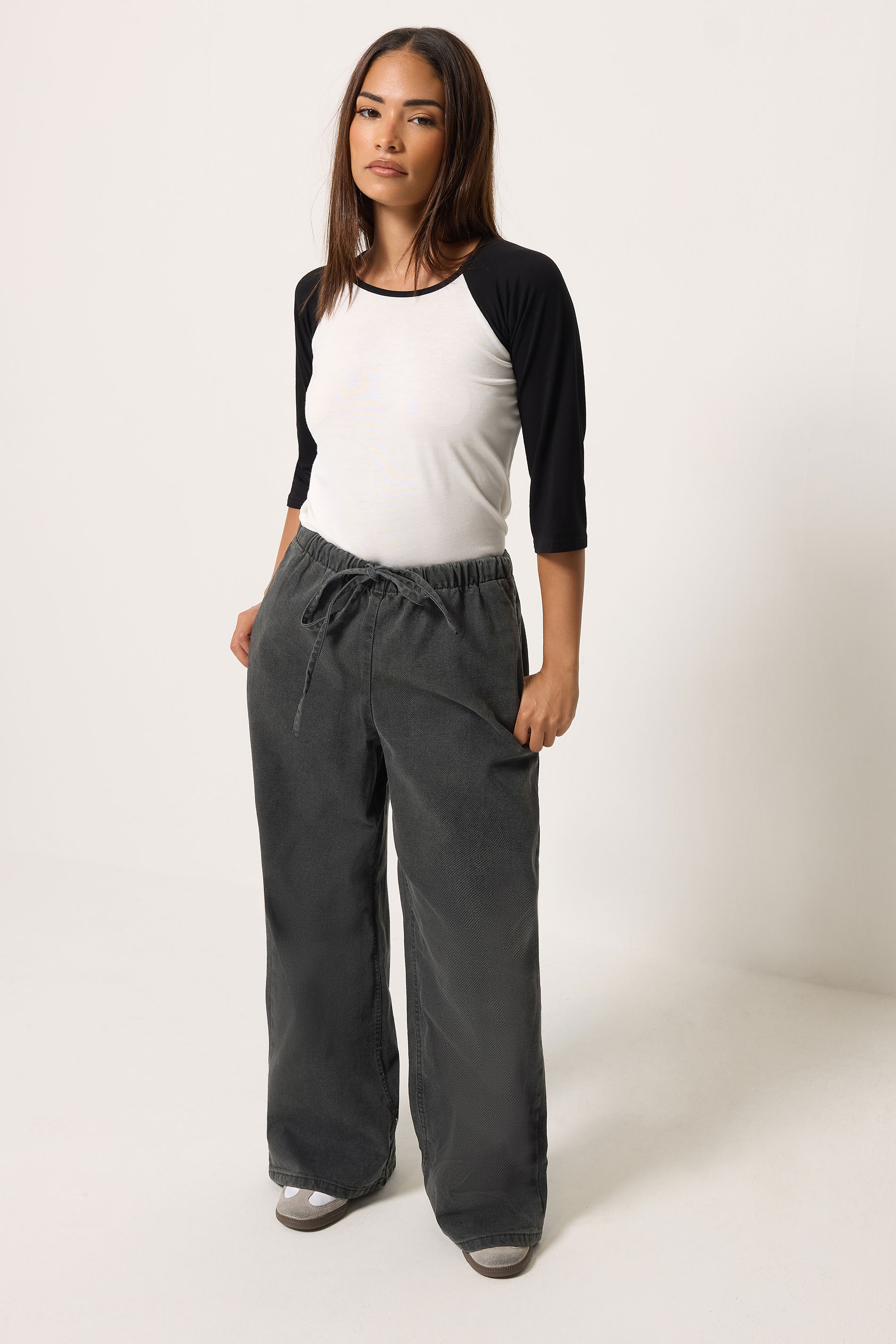 Pixiegirl Women's Black Petite Washed Wide Leg Jeans Size 10