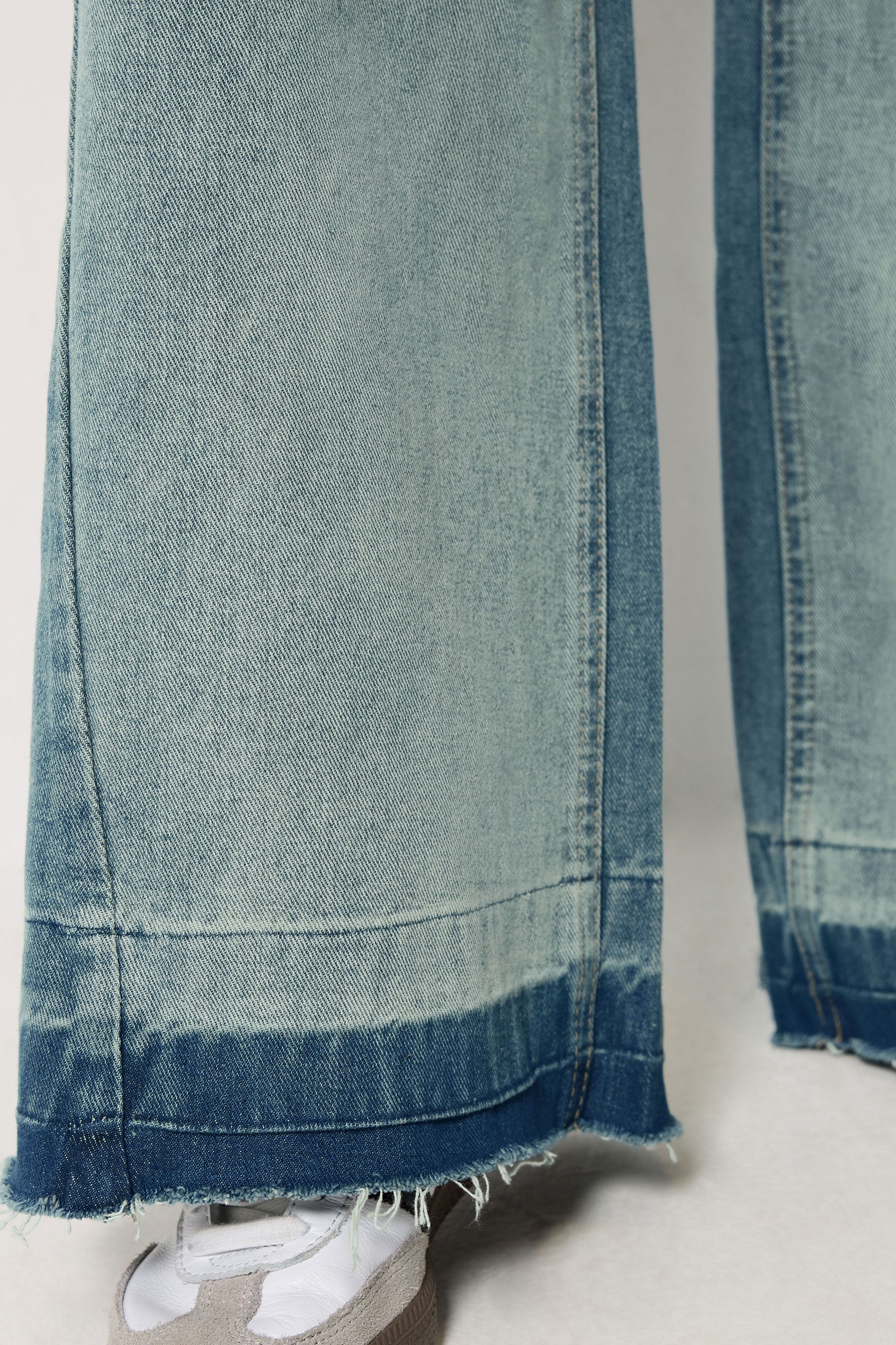 PixieGirl Petite Women's Mid Blue Frayed Wide Leg Jeans | PixieGirl  4