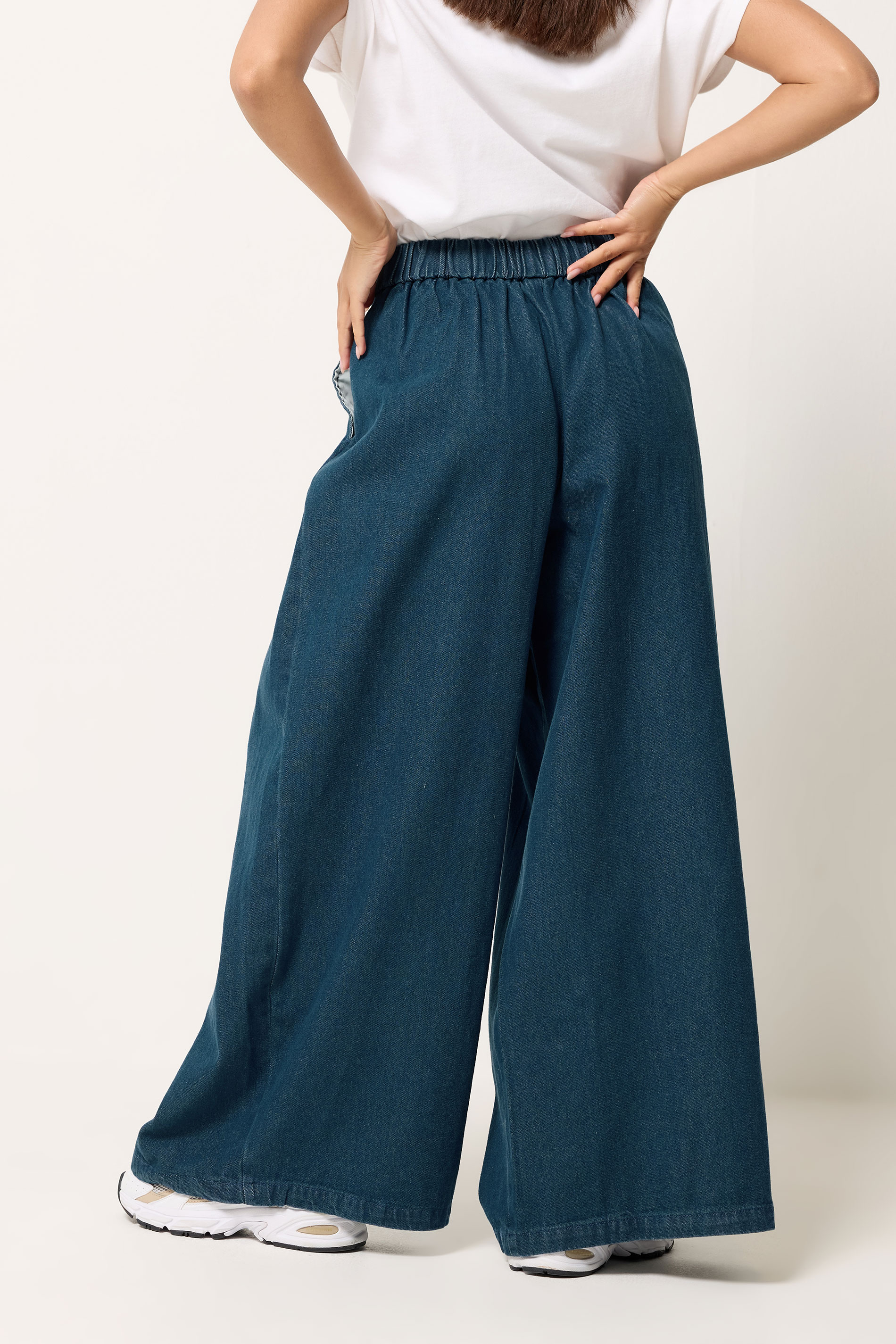 PixieGirl Petite Women's Blue Cotton Pleat Front Wide Leg Jeans | PixieGirl 2