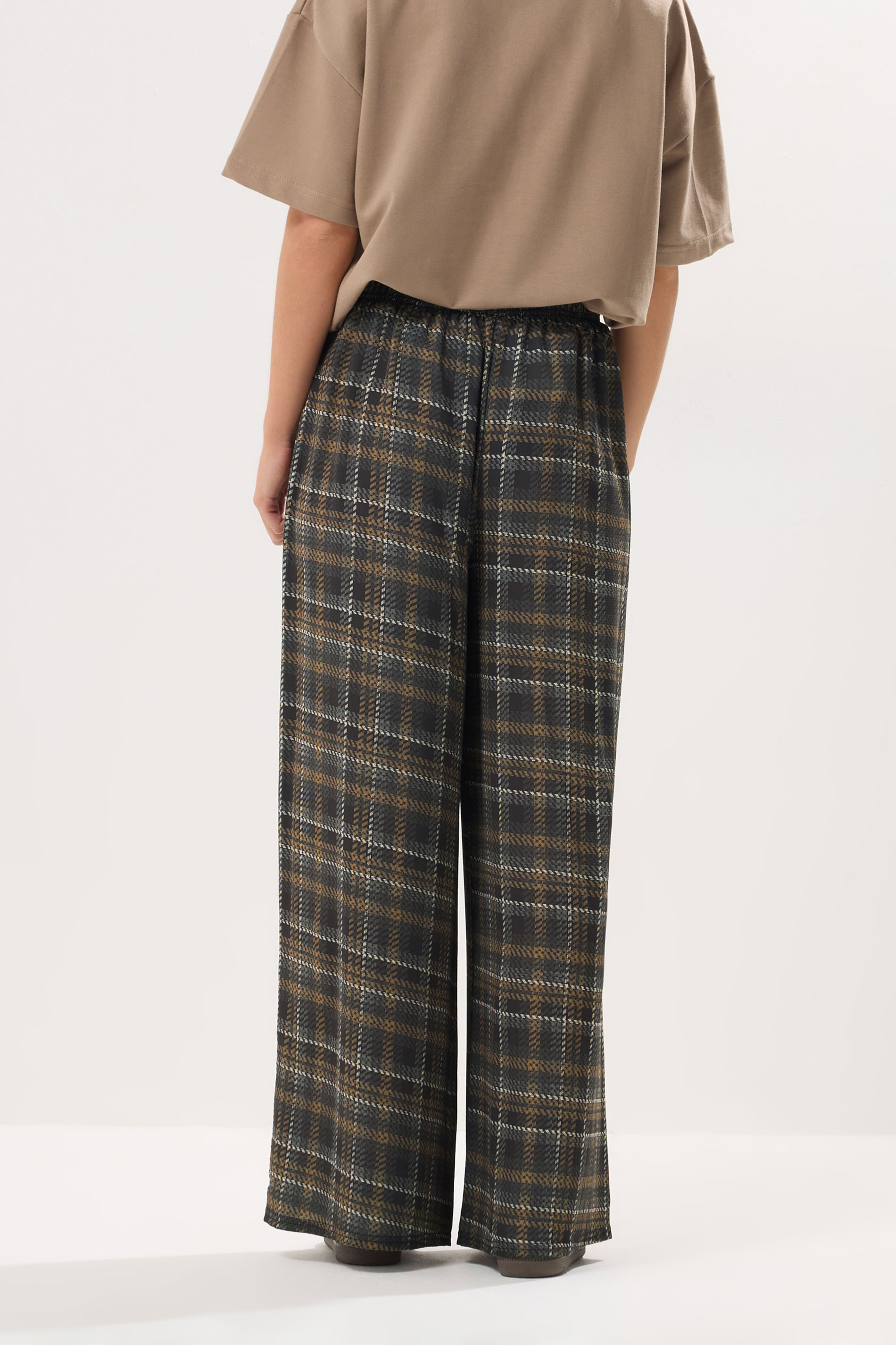 PixieGirl Petite Women's Brown Crinkle Check Wide Leg Trousers | PixieGirl 3