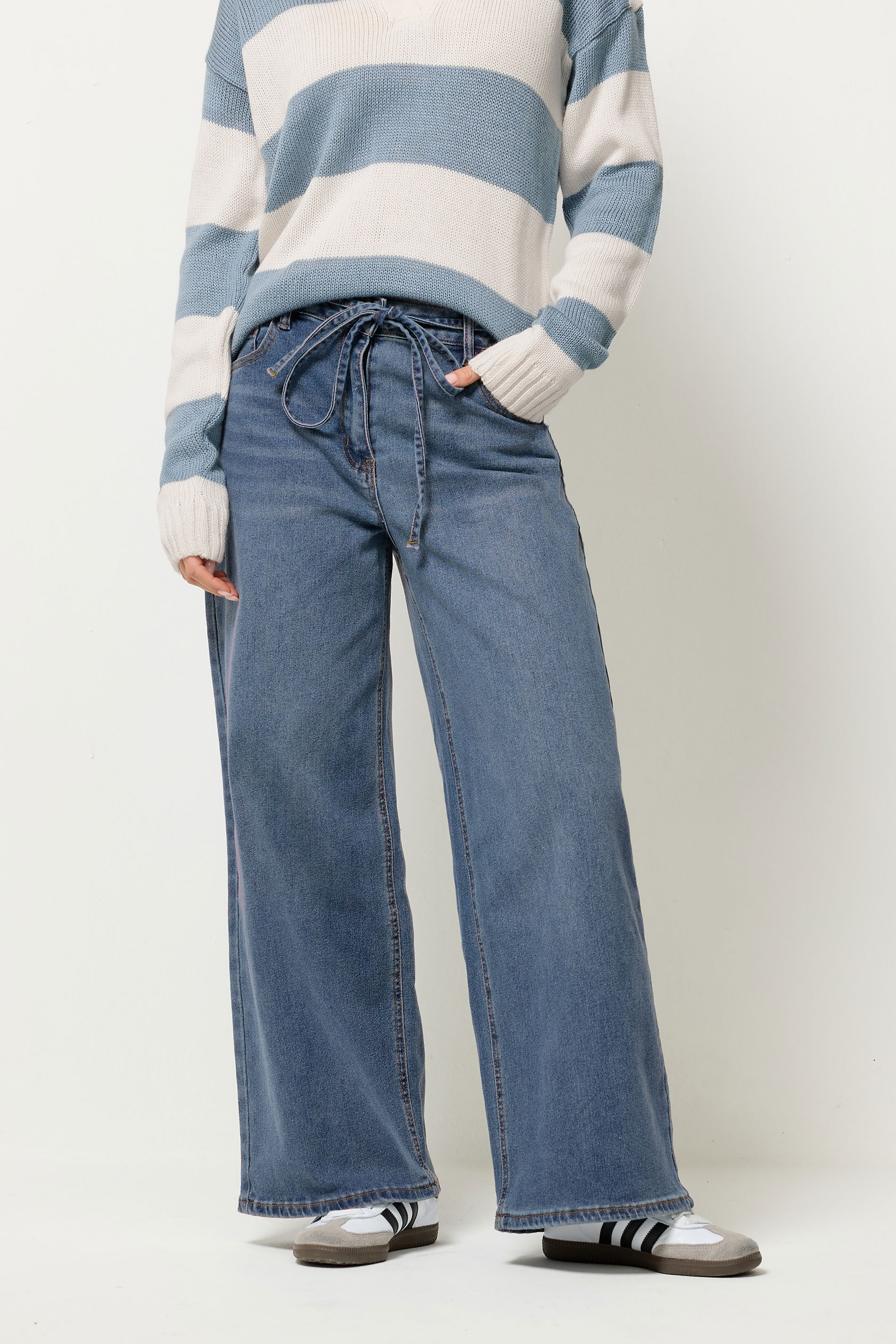 PixieGirl Petite Women's Blue Mid Wash Belt Tie Wide Leg Jeans | PixieGirl  2