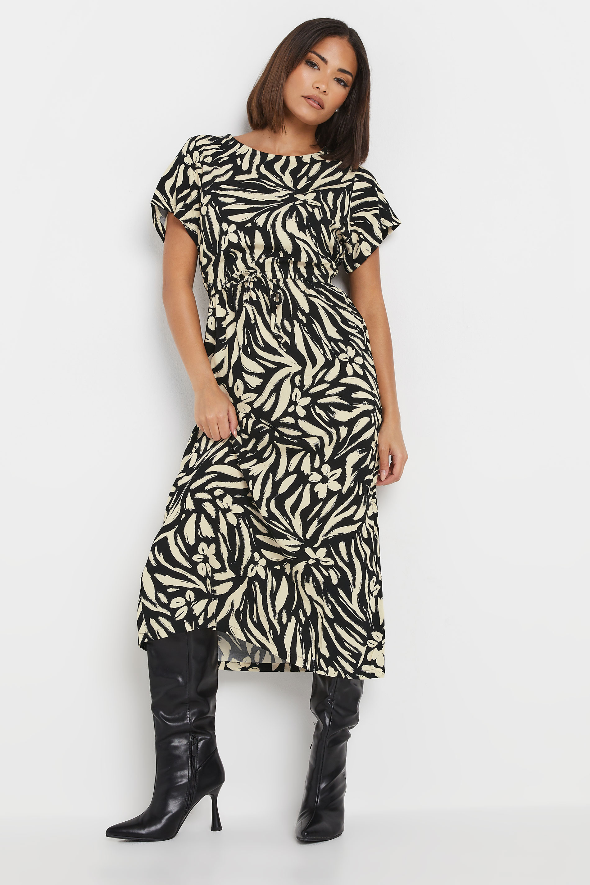 PixieGirl Petite Women's Black Abstract Print Tie Waist Midi Dress | PixieGirl  1