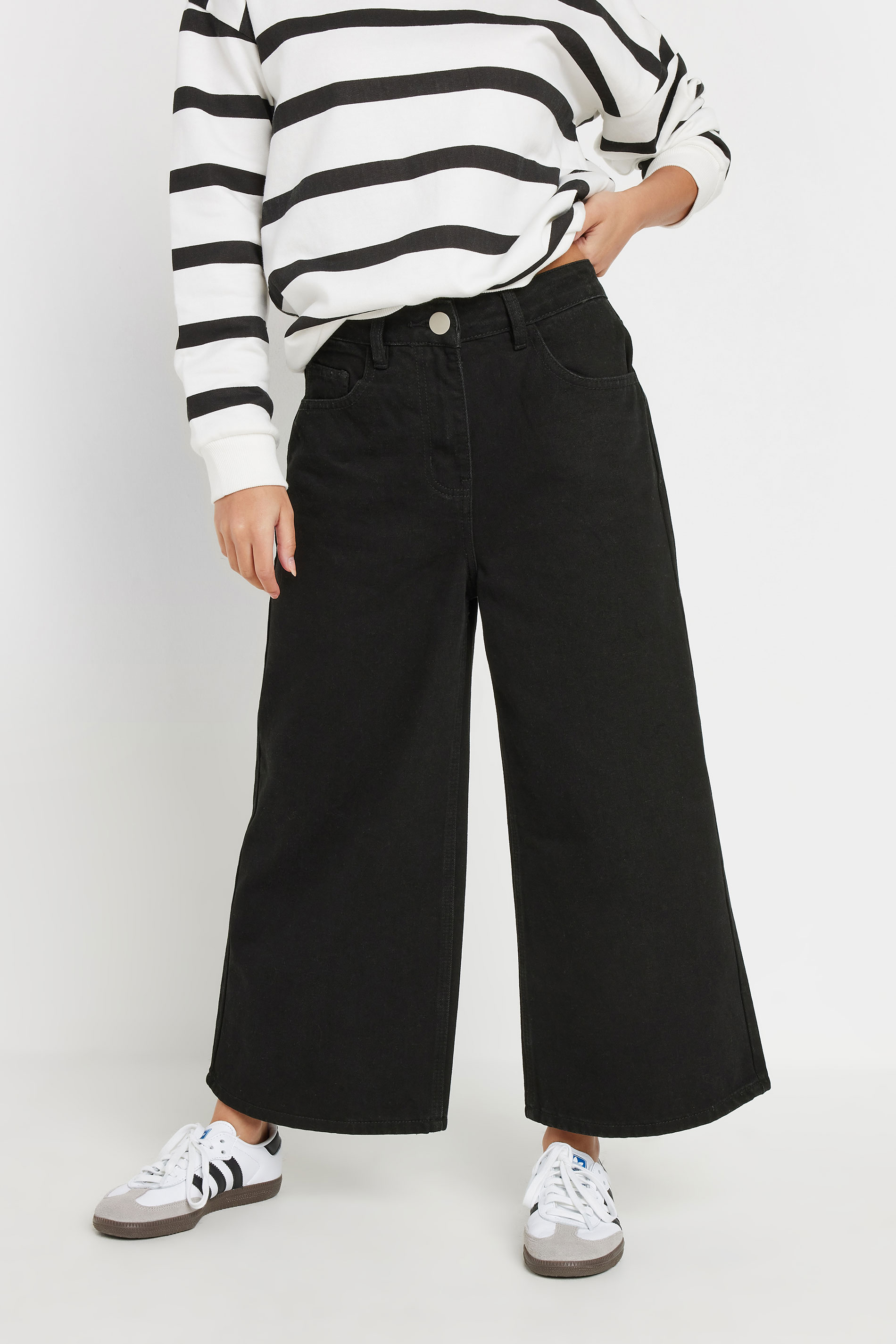 PixieGirl Petite Women's Black Denim Cropped Wide Leg Jean | PixieGirl 2