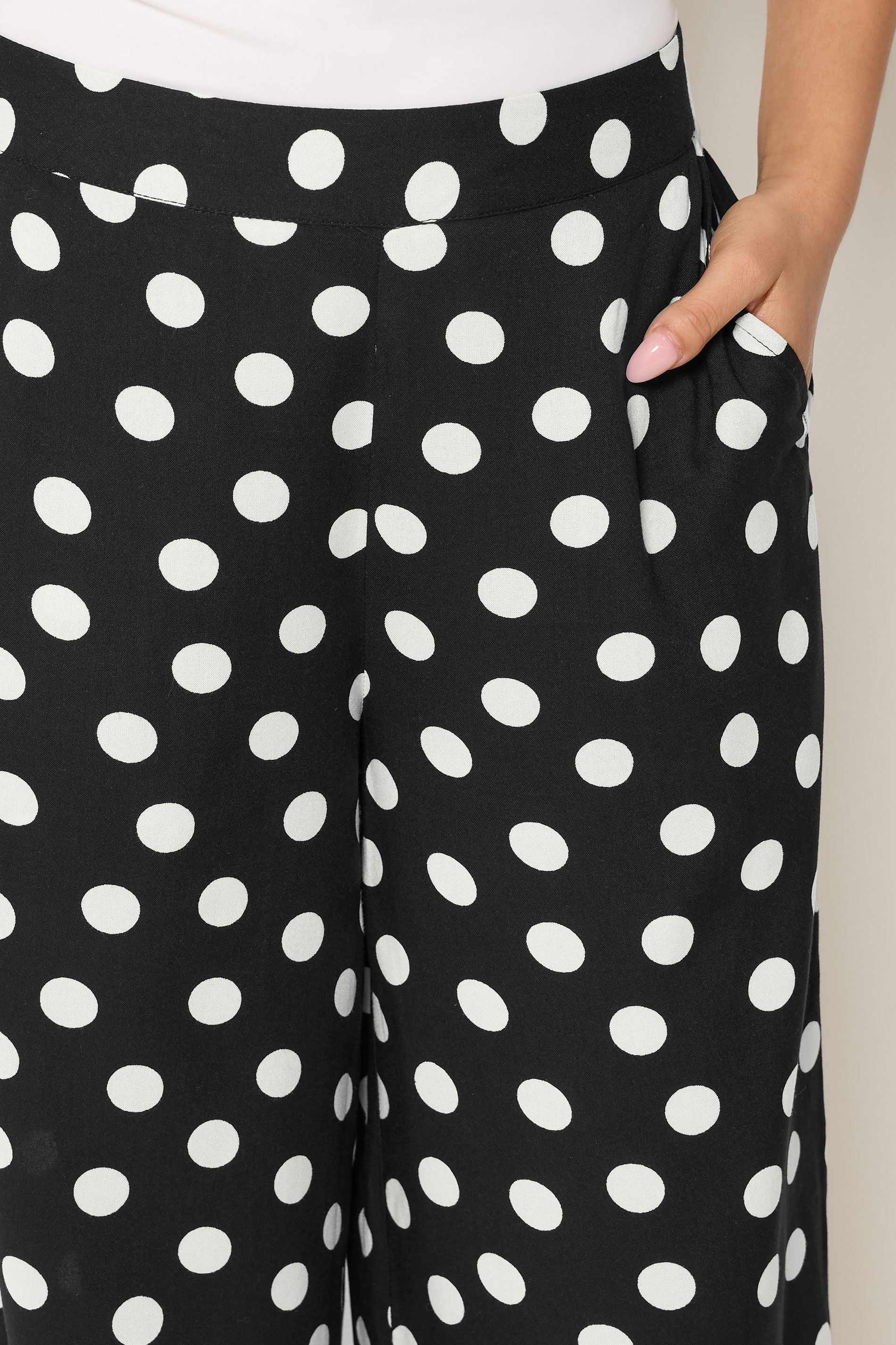 M&Co Petite Black & White Polka Dot Wide Leg Trousers | M&Co 4
