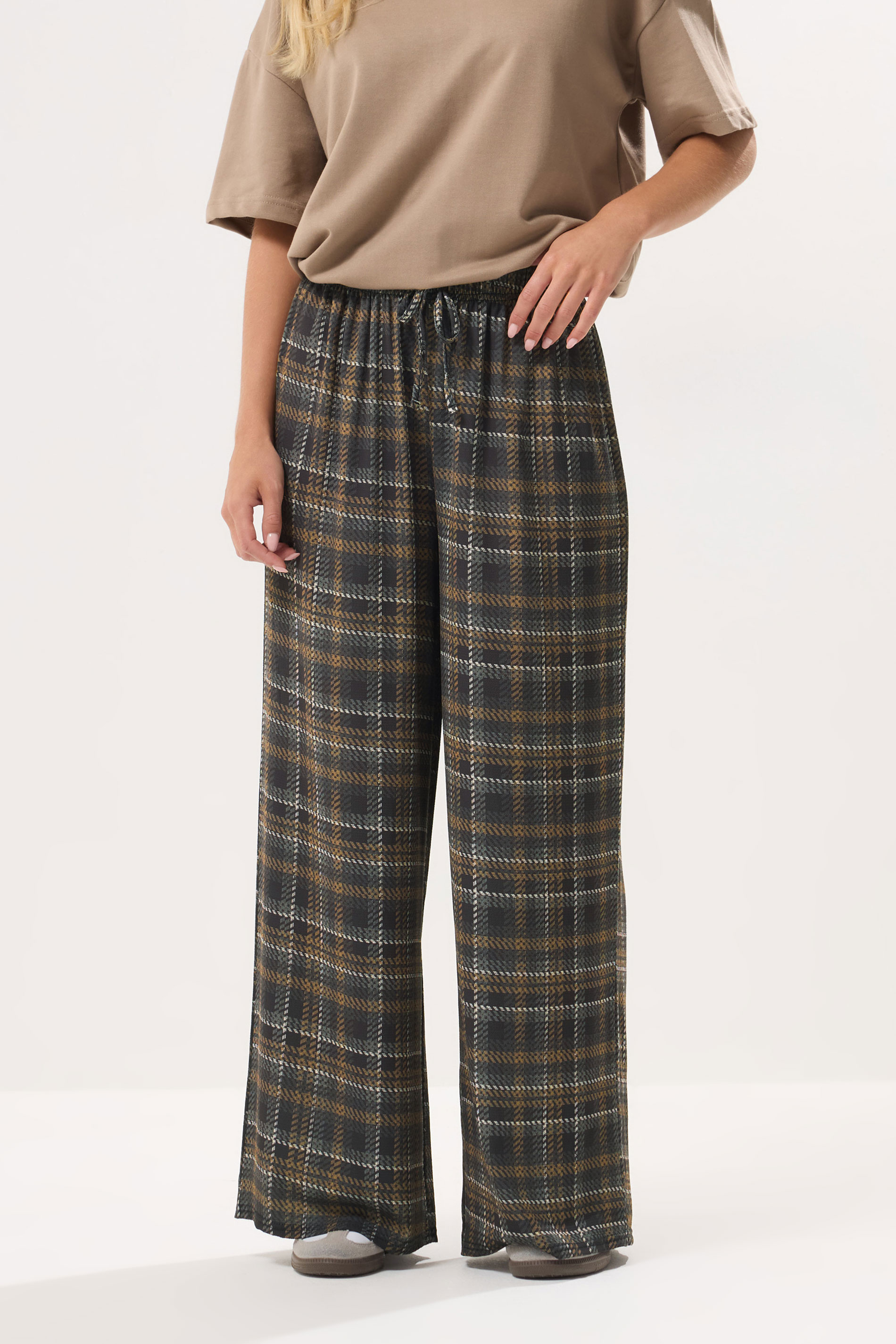 PixieGirl Petite Women's Brown Crinkle Check Wide Leg Trousers | PixieGirl 2