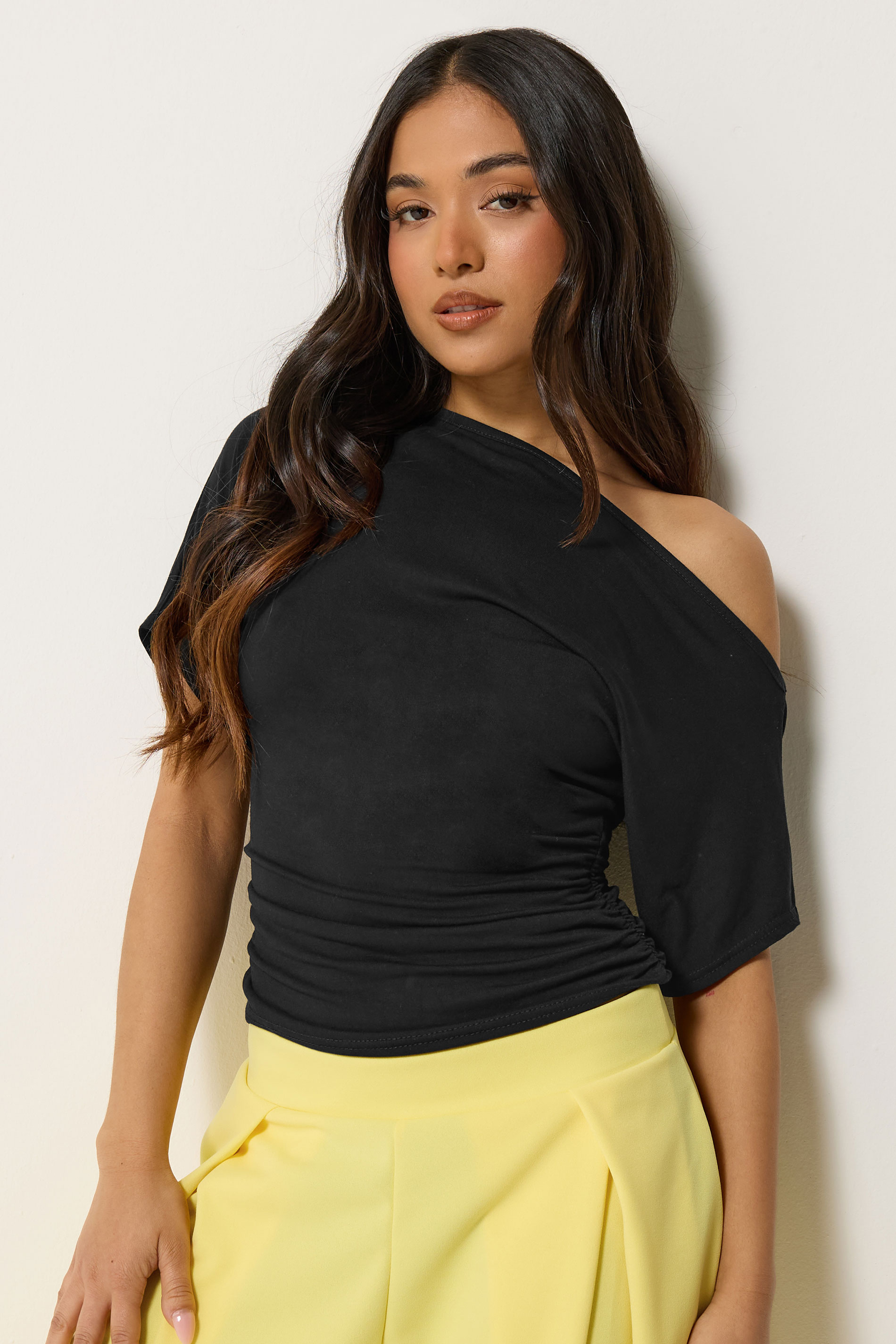 Pixiegirl Women's Black Petite Slash Neck Ruched Tshirt Size 8