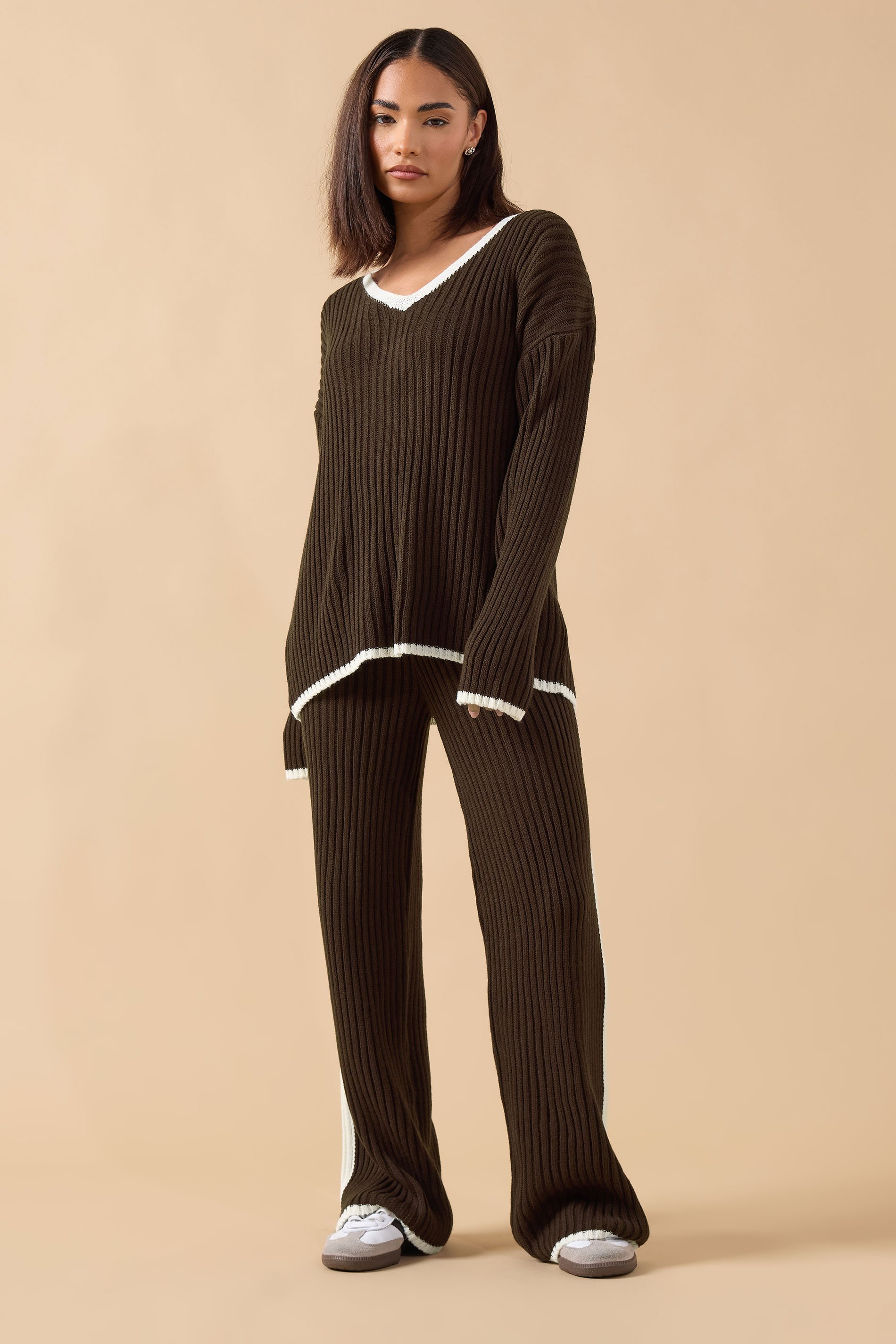 PixieGirl Petite Women's Chocolate Brown Knitted V-Neck Jumper | PixieGirl 2