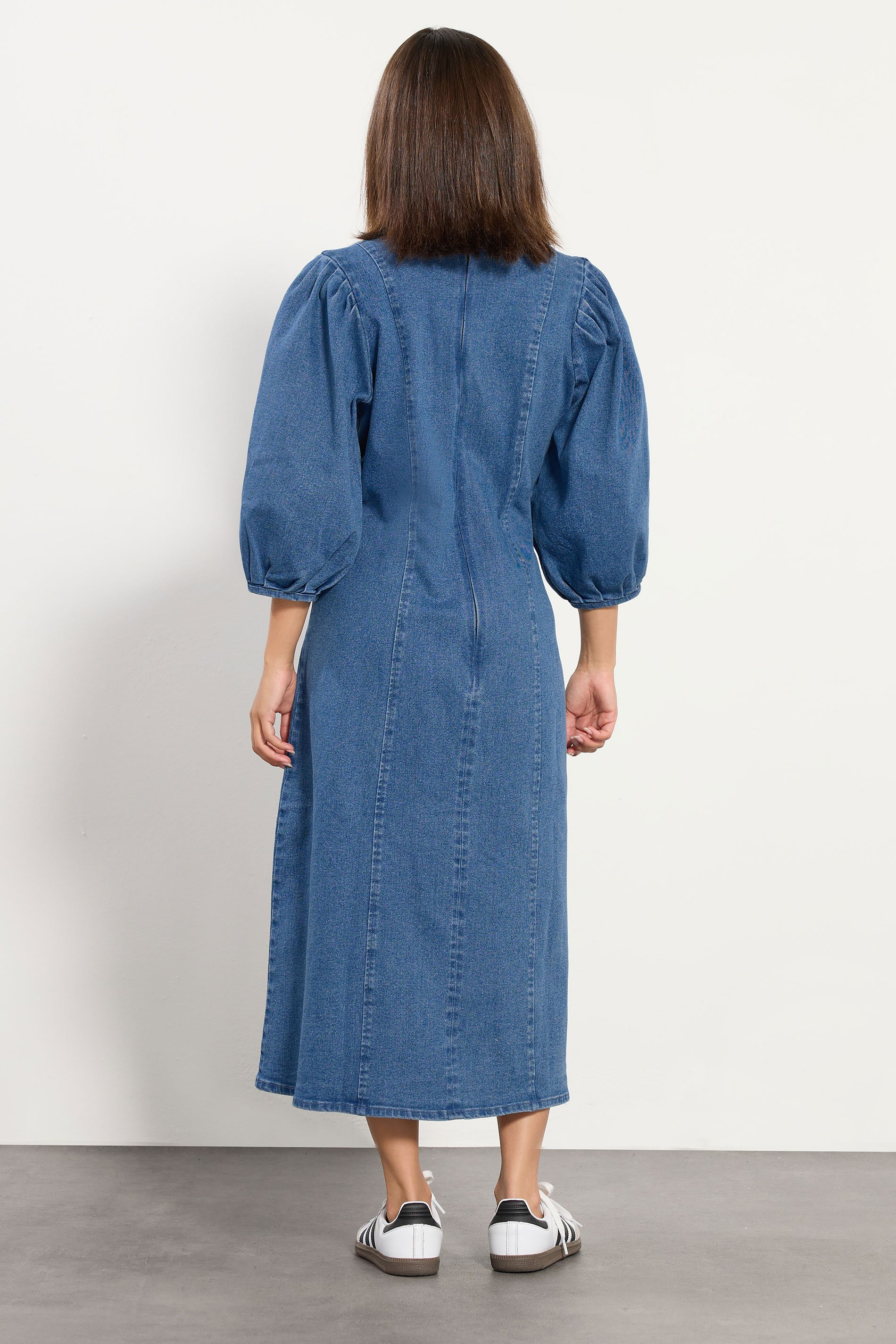 PixieGirl Petite Women's Mid Blue Puff Sleeve Midi Dress | PixieGirl 5