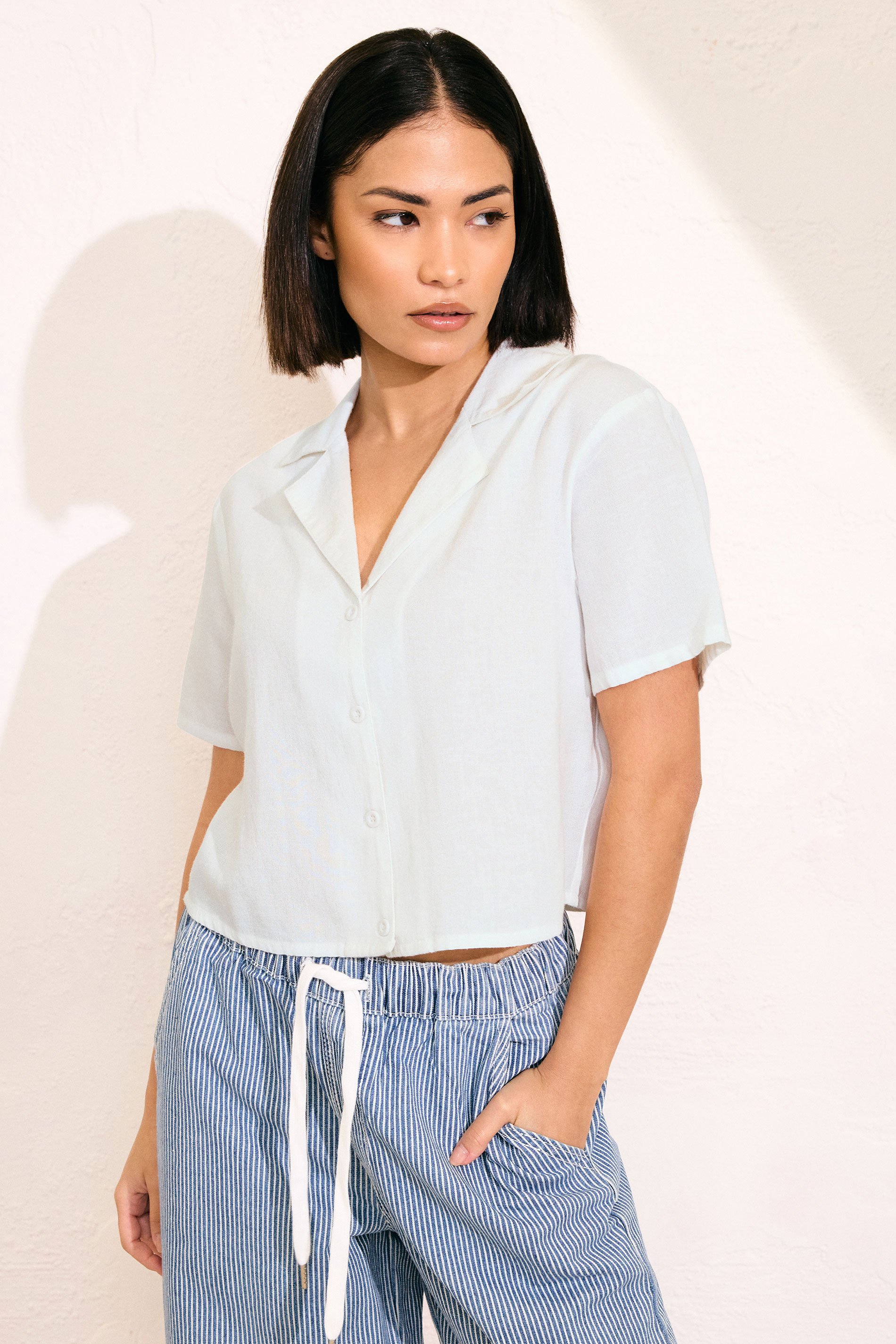 PixieGirl Petite Women's White Linen Cropped Short Sleeve Shirt | PixieGirl 1