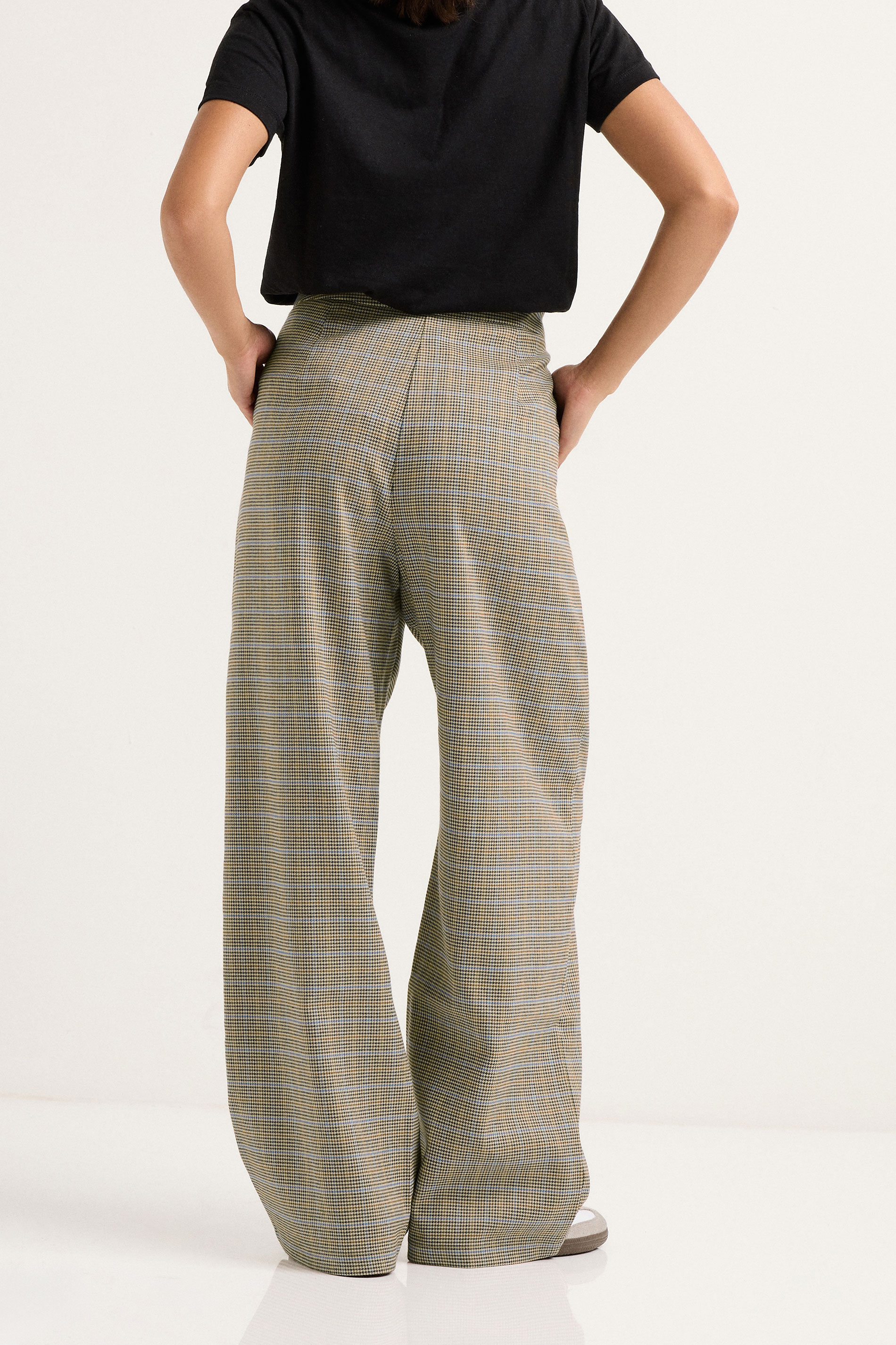 PixieGirl Petite Women's Brown Check Pocket Front Wide Leg Trouser | PixieGirl 4