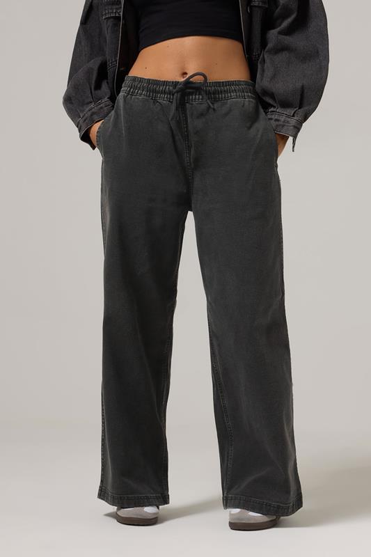 PixieGirl Petite Women's Black Washed Denim Pull-On Wide Leg Jeans | PixieGirl 2