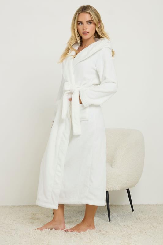 PixieGirl Petite Women's White Luxury Soft Fleece Dressing Gown | PixieGirl 1