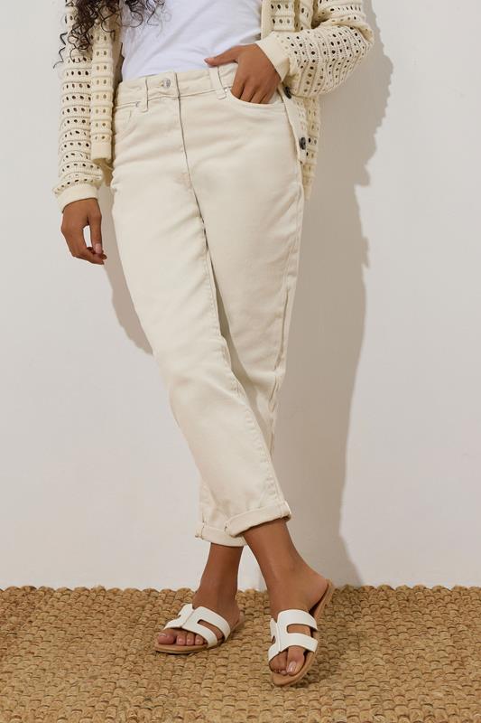  M&Co Cream Ecru Denim Mom Jeans