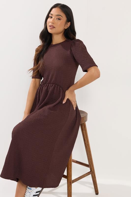 PixieGirl Petite Women's Chocolate Brown Textured Short Sleeve Midi Dress |  PixieGirl