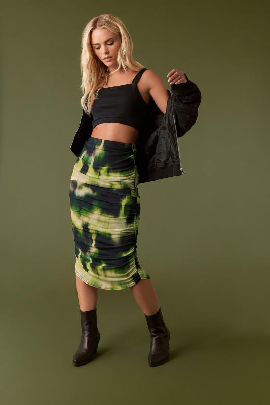 PixieGirl Petite Womens Green Blur Print Mesh Ruched Midi Skirt | PixieGirl 4