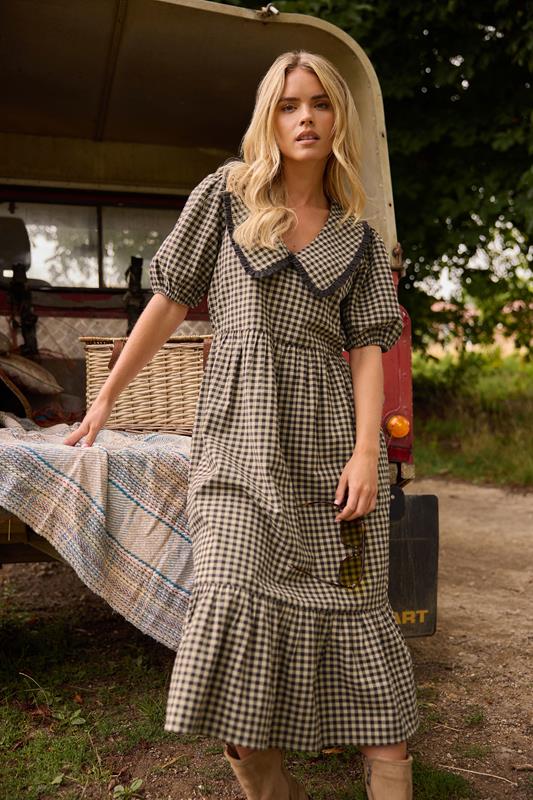 PixieGirl Petite Women's Brown Gingham Big Collar Maxi Dress | PixieGirl 1