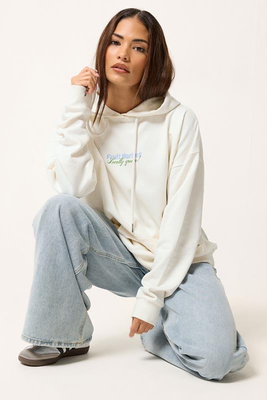 PixieGirl Petite Ivory White 'Fruit Market' Slogan Oversized Hoodie
