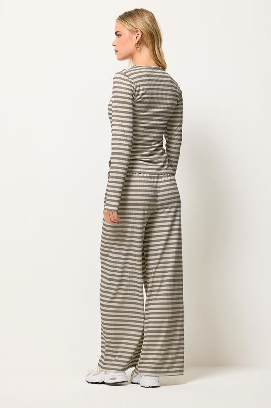 PixieGirl Petite Women's Cream Stripe T-Shirt & Wide Leg Trouser Set | PixieGirl  3