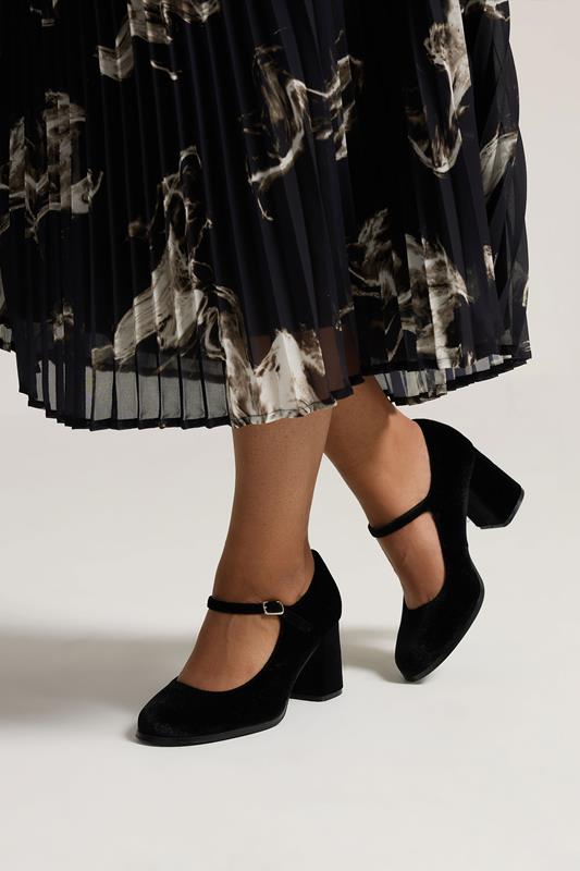 Plus Size  Yours Black Velvet Mary Jane Block Heels In Extra Wide EEE Fit