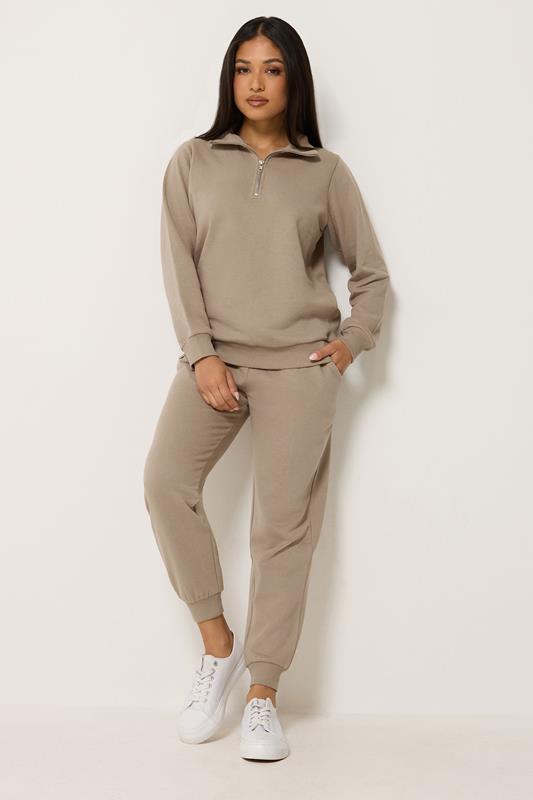  M&Co Petite Mocha Brown Cuffed Joggers