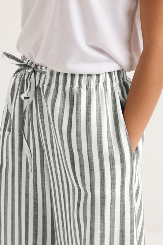 PixieGirl Petite Women's Grey Striped Wide Leg Trousers | PixieGirl 3