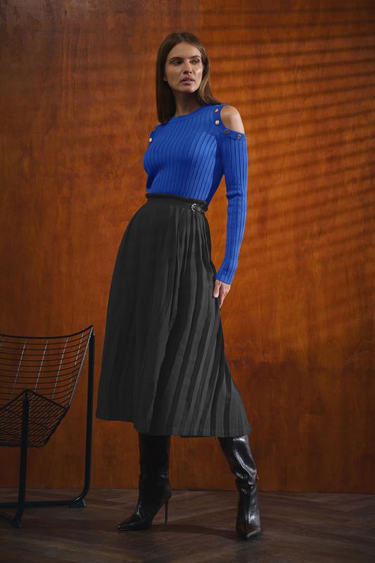   STAR Black Pleated Belt Buckle Maxi Skirt