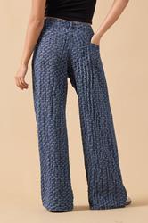 PixieGirl Petite Women's Blue Textured Wide Leg Jeans | PixieGirl 3
