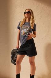 PixieGirl Black Mom Denim Shorts | PixieGirl 1