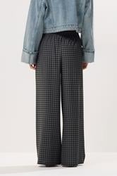 PixieGirl Petite Women's Grey Crinkle Gingham Wide Leg Trousers | PixieGirl 3