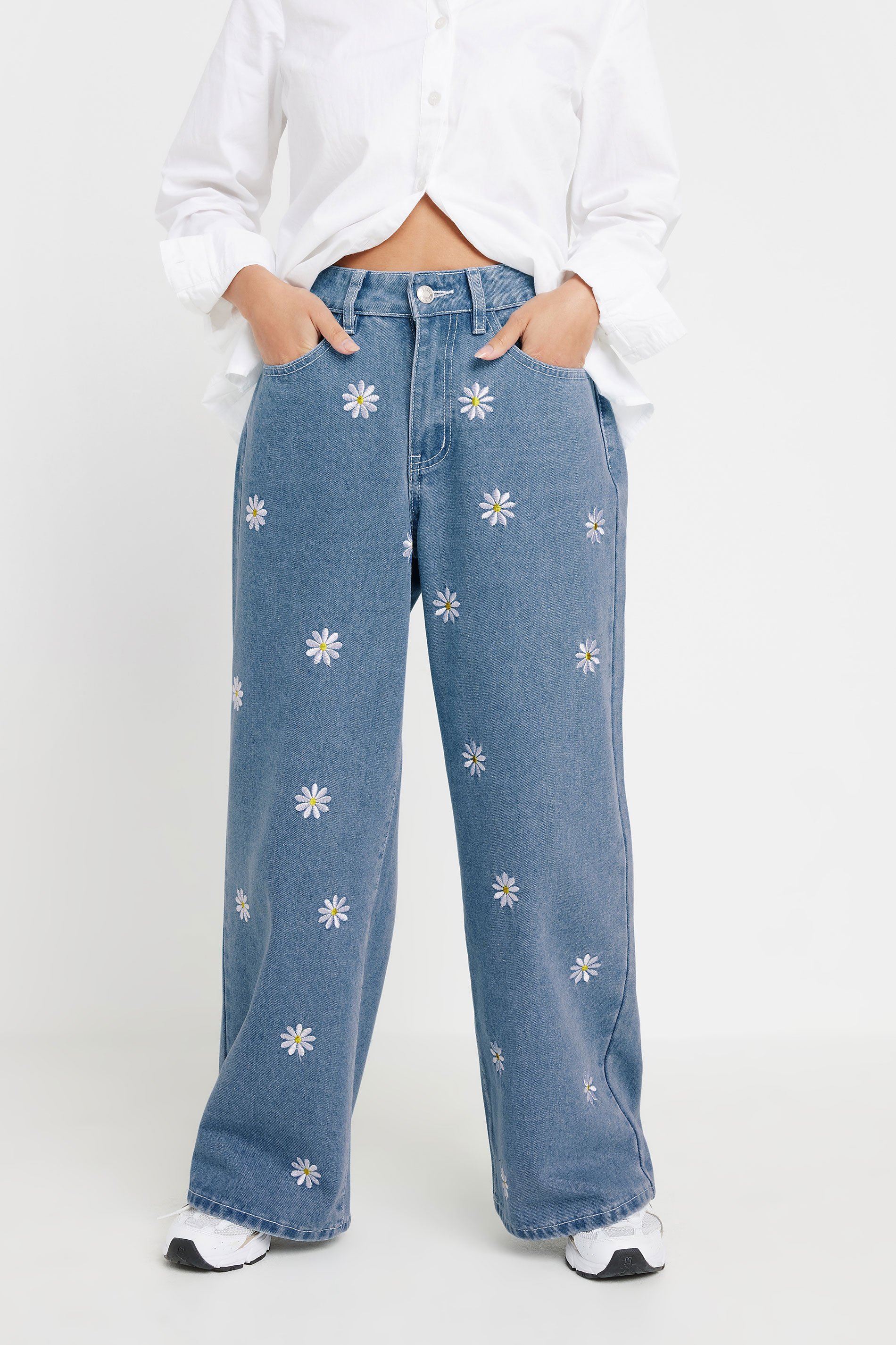 PixieGirl Petite Women's Blue Denim Daisy Embroidered Wide Leg Jeans | PixieGirl 2