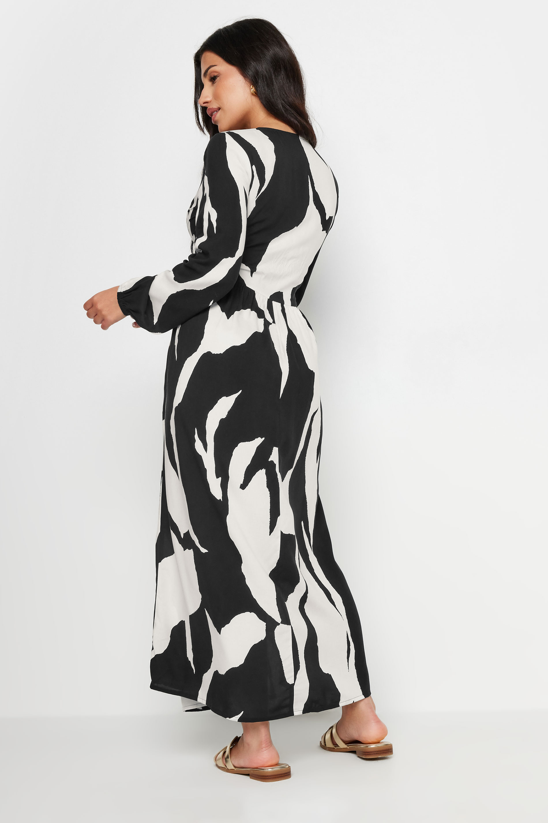 PixieGirl Petite Women's Black Abstract Print Maxi Smock Dress | PixieGirl 4