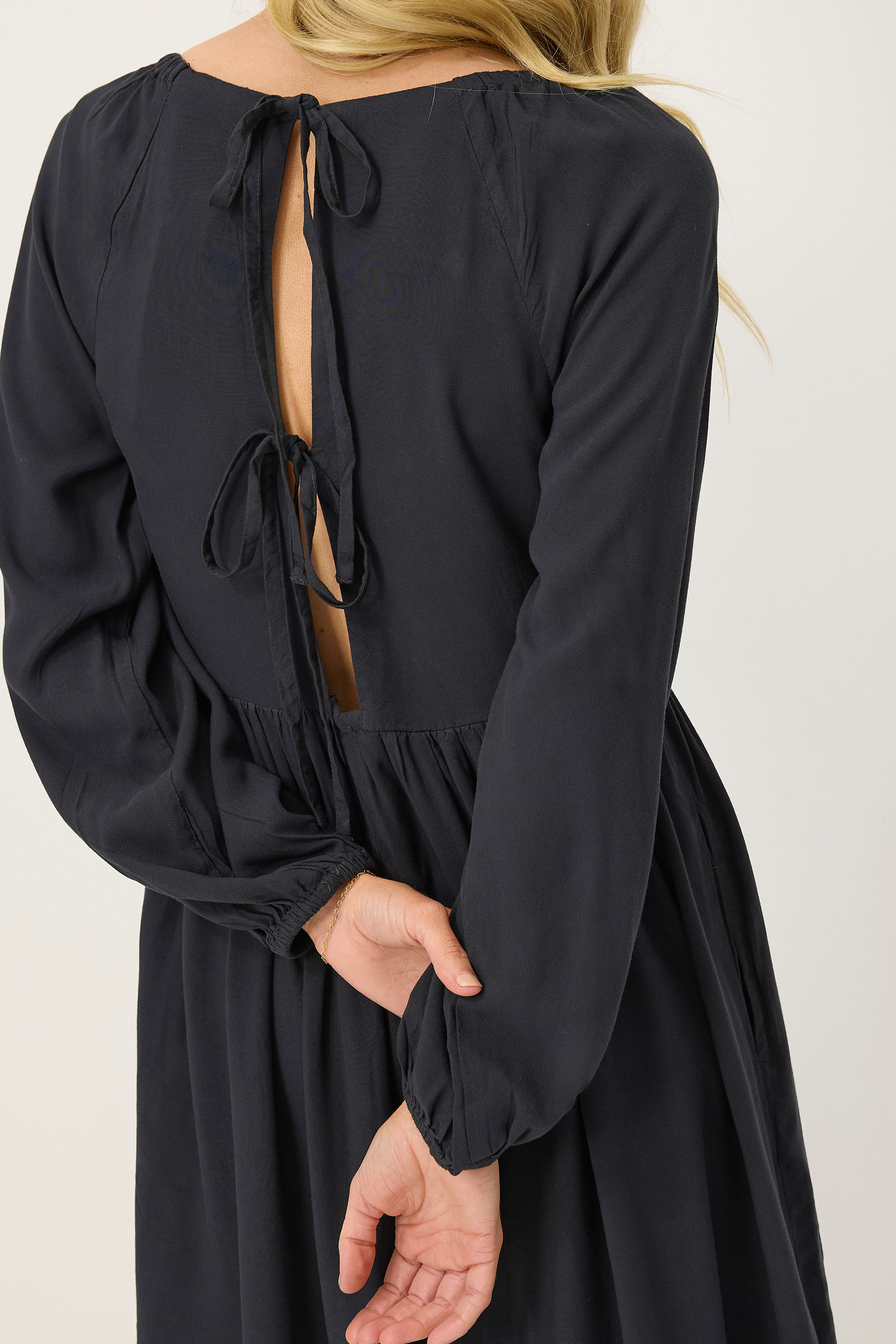 PixieGirl Petite Women's Black Woven Tie Back Smock Dress | PixieGirl 4