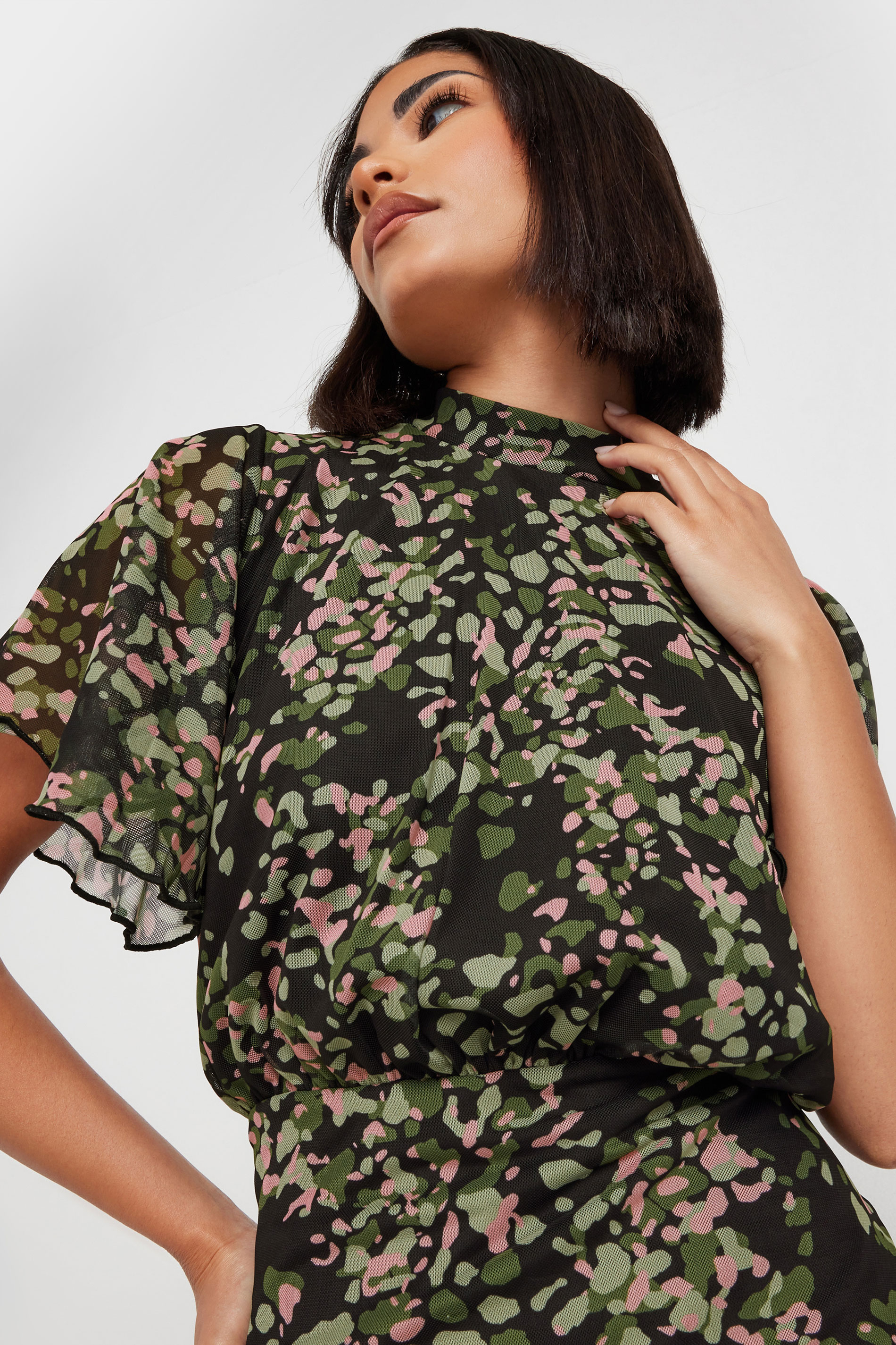 PixieGirl Petite Women's Black Abstract Animal Print Flutter Sleeve Dress | PixieGirl 4