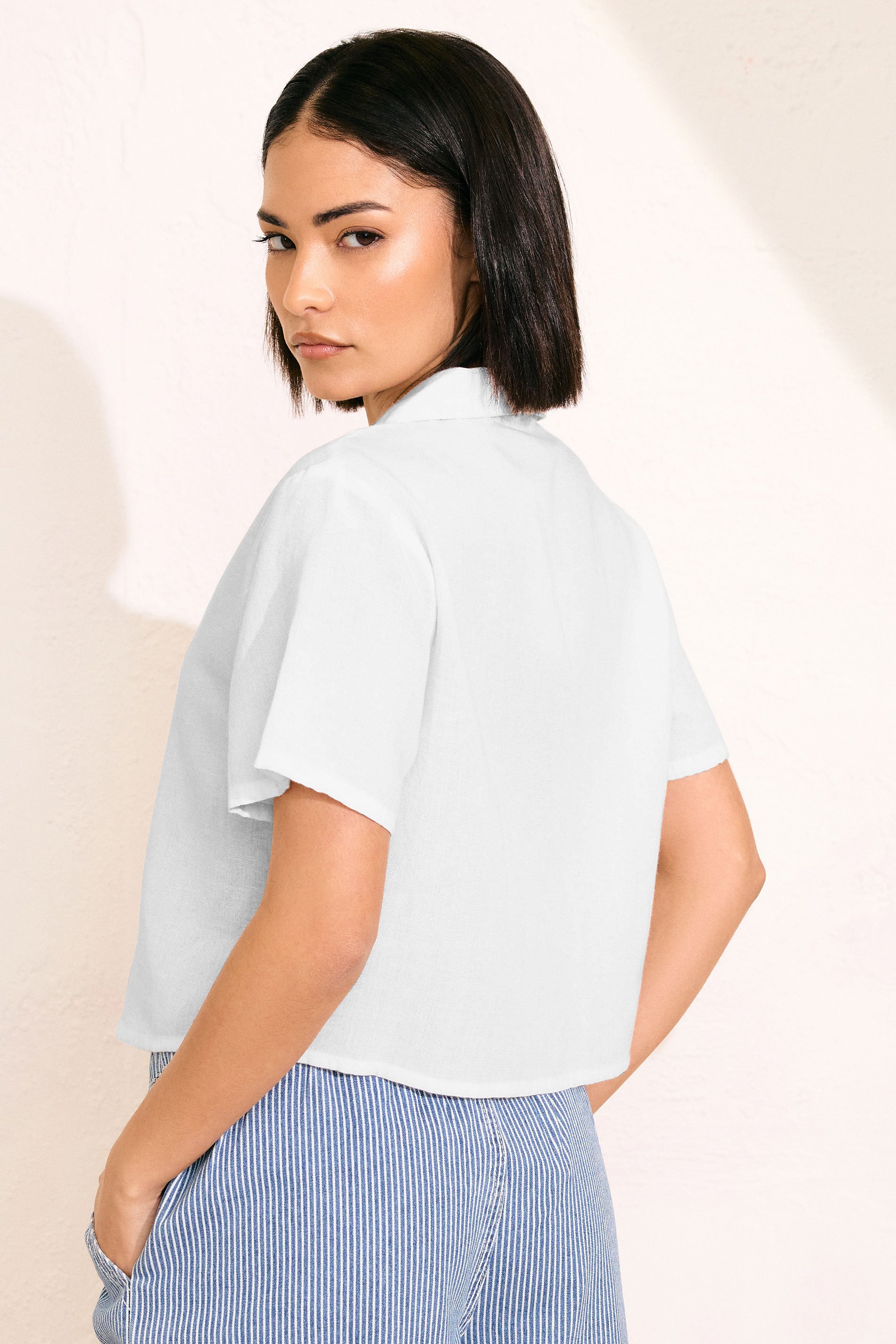 PixieGirl Petite Women's White Linen Cropped Short Sleeve Shirt | PixieGirl 3