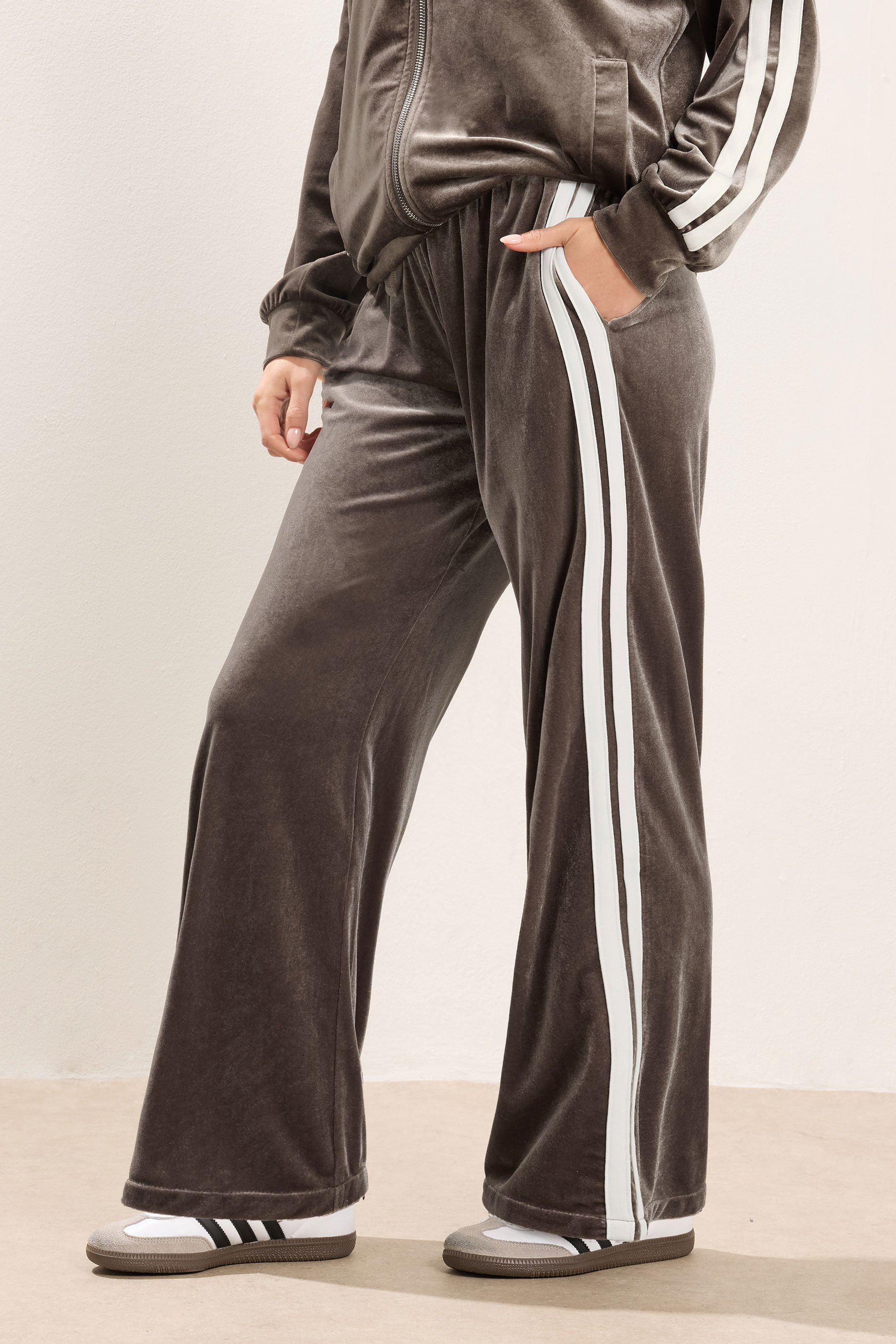  PixieGirl Petite Women's Brown Side Stripe Velvet Wide Leg Trousers | PixieGirl 3
