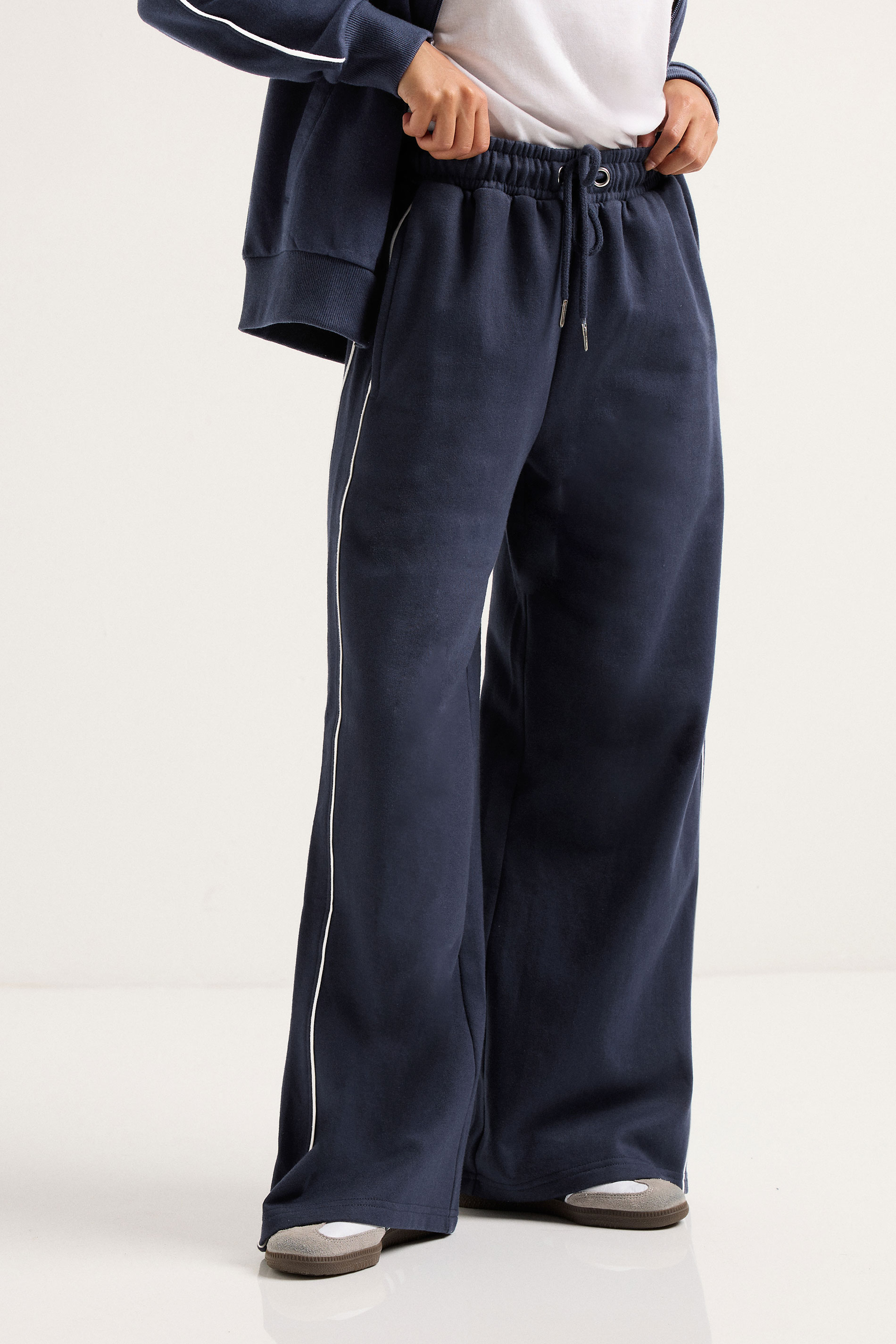 PixieGirl Petite Women's Navy Blue Contrast Piping Wide Leg Joggers | PixieGirl 3
