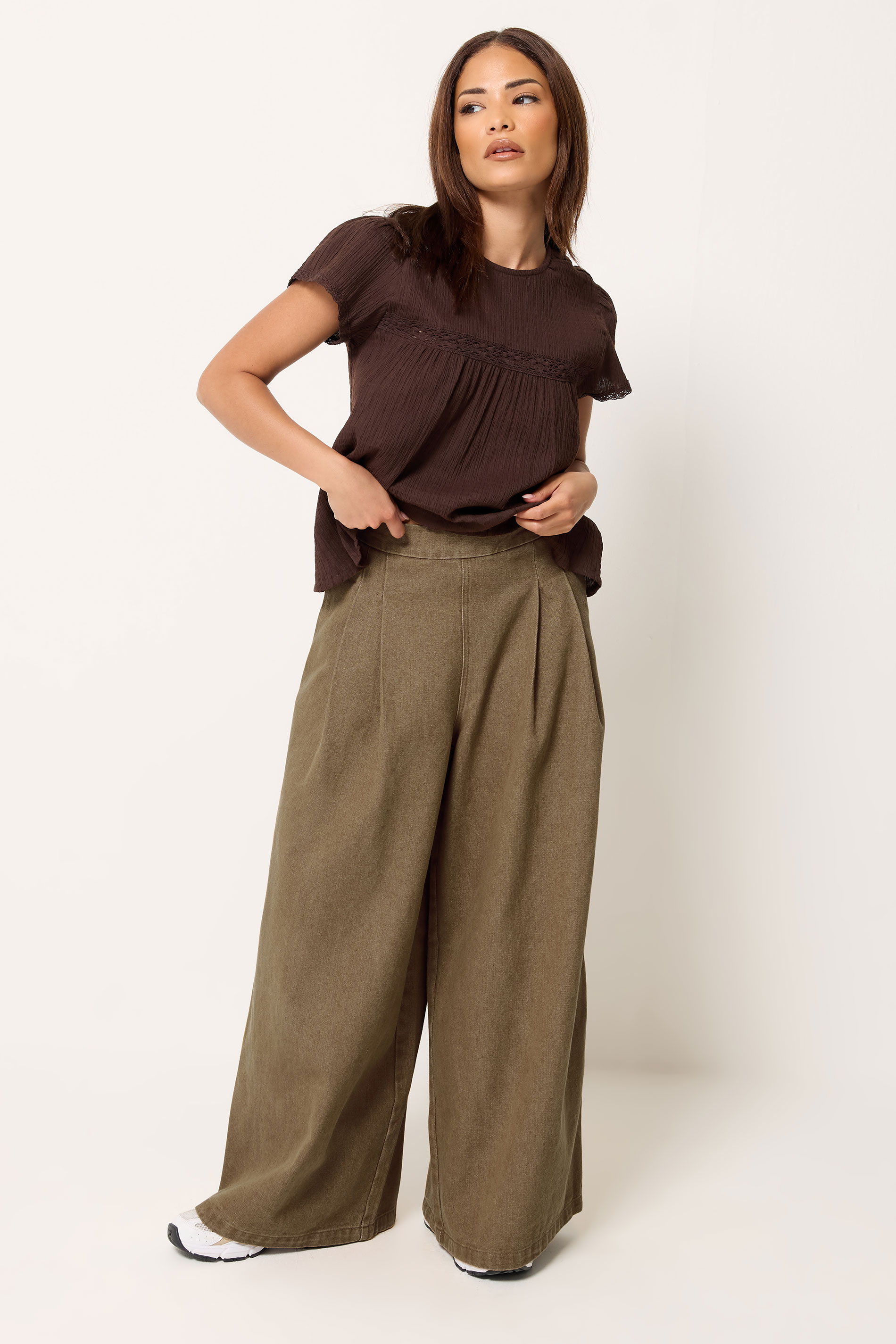 Pixiegirl Women's Brown Petite Pleat Front Wide Leg Jeans Size Petite > 12