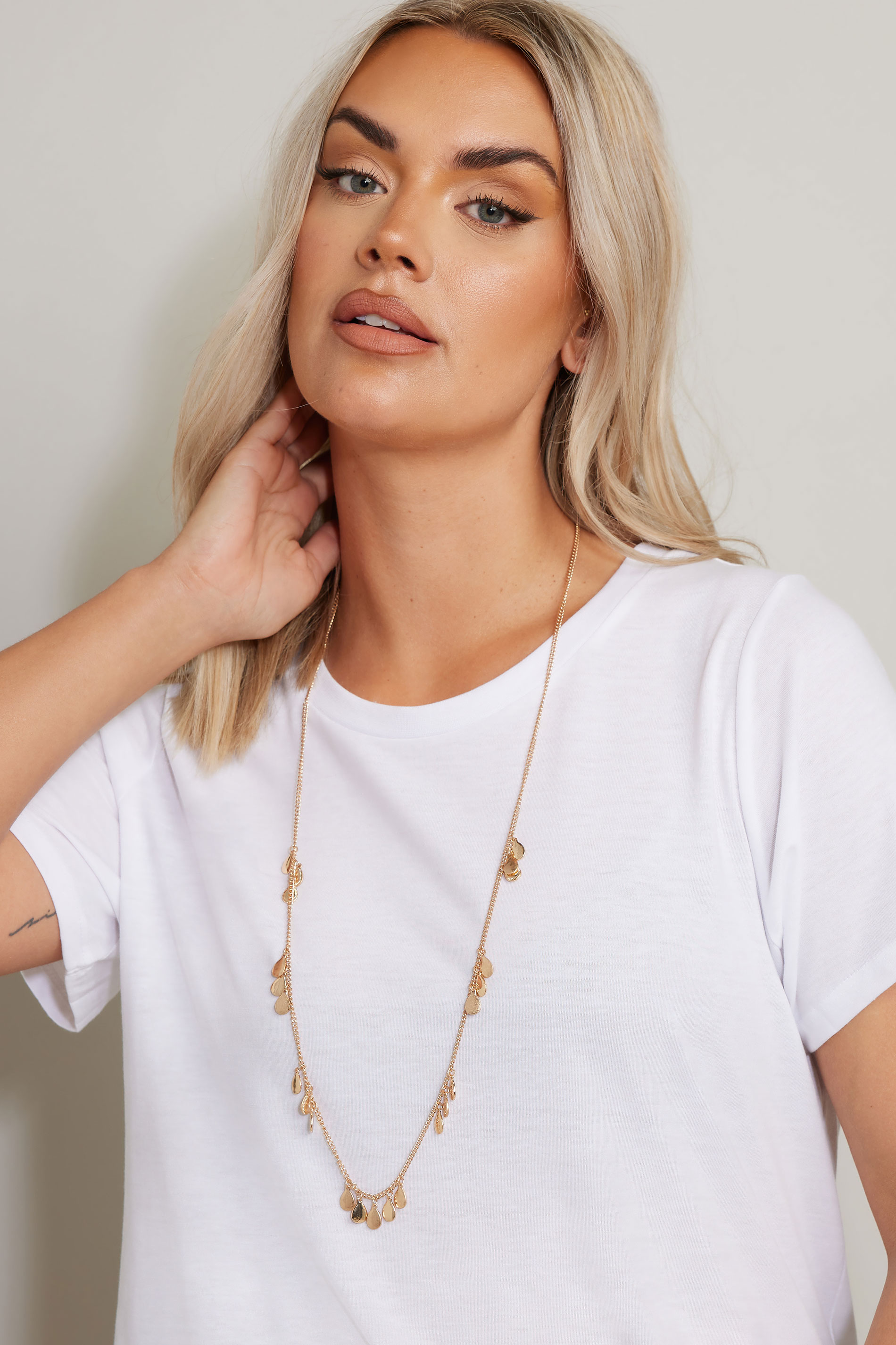 Gold Tone Teardrop Pendant Necklace | Yours Clothing 1