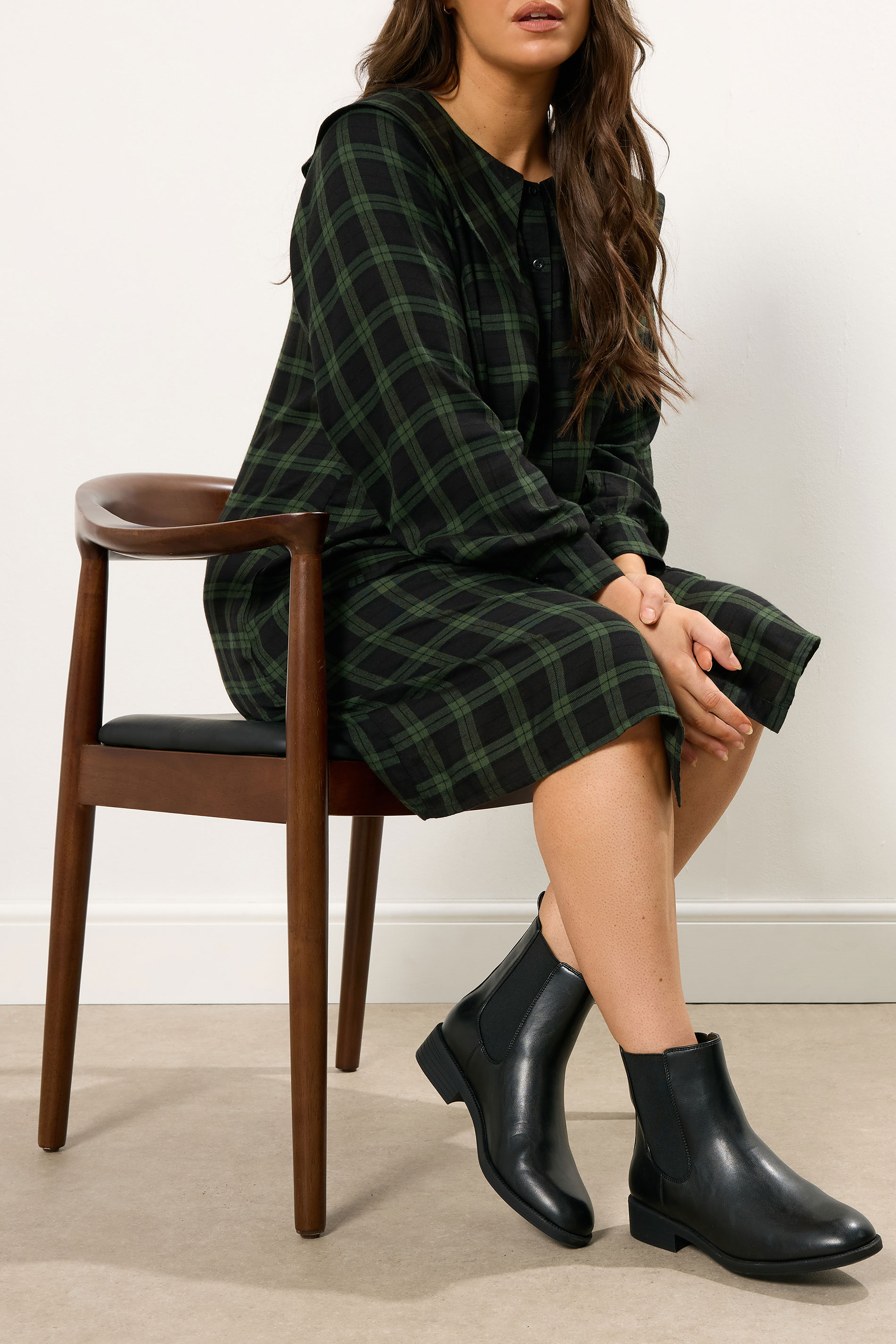 Black Faux Leather Chelsea Ankle Boots In Wide E Fit & Extra Wide EEE Fit | Yours Clothing 2