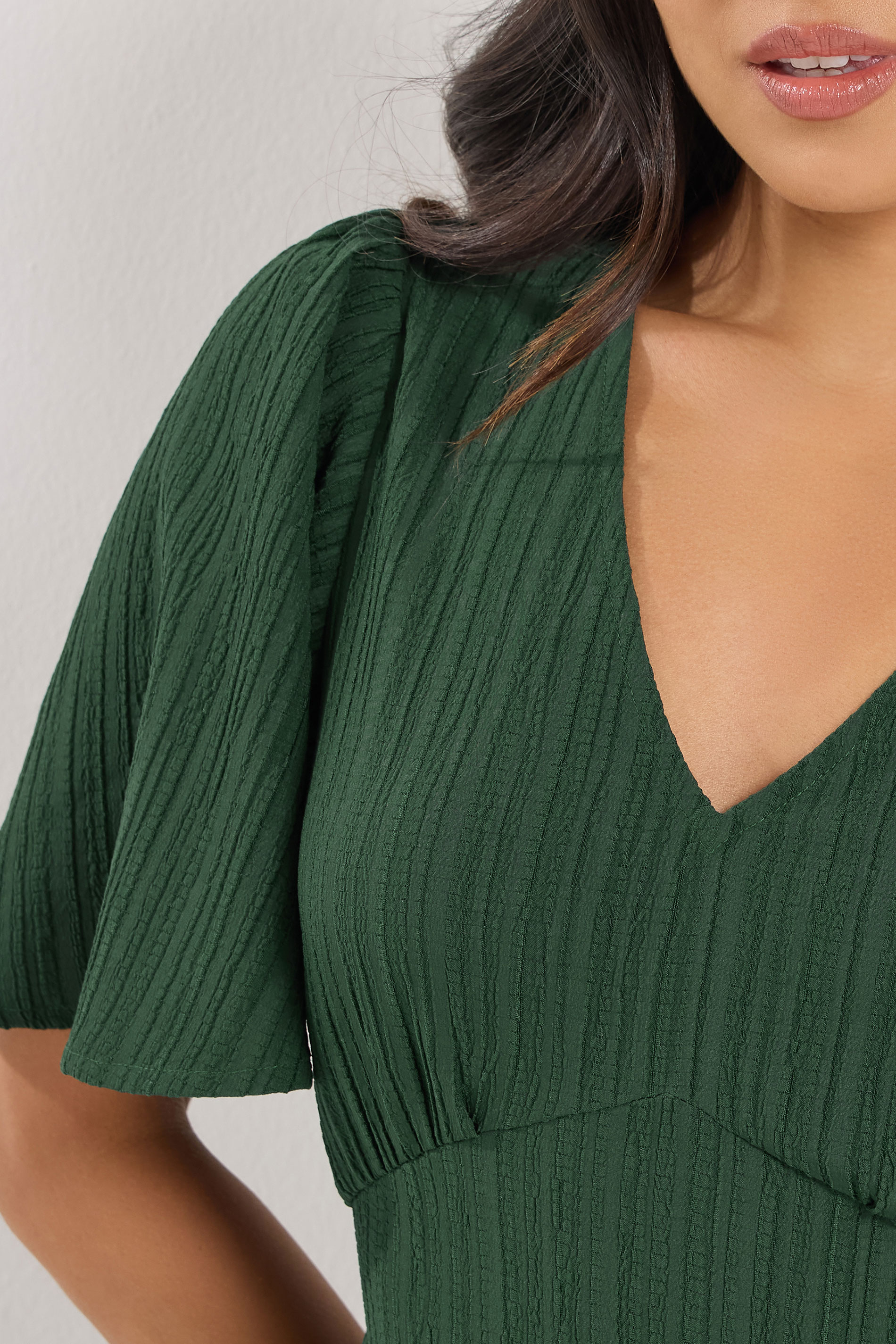 PixieGirl Petite Women's Dark Green Crinkle Tiered Midi Dress | PixieGirl 4