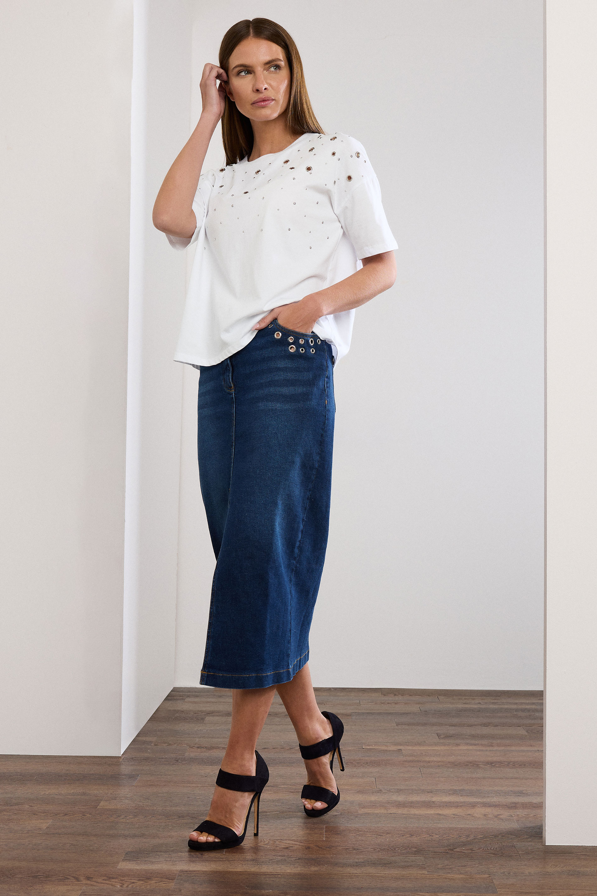 STAR White Eyelet Detail Short Sleeve T-Shirt | StarByJM 4
