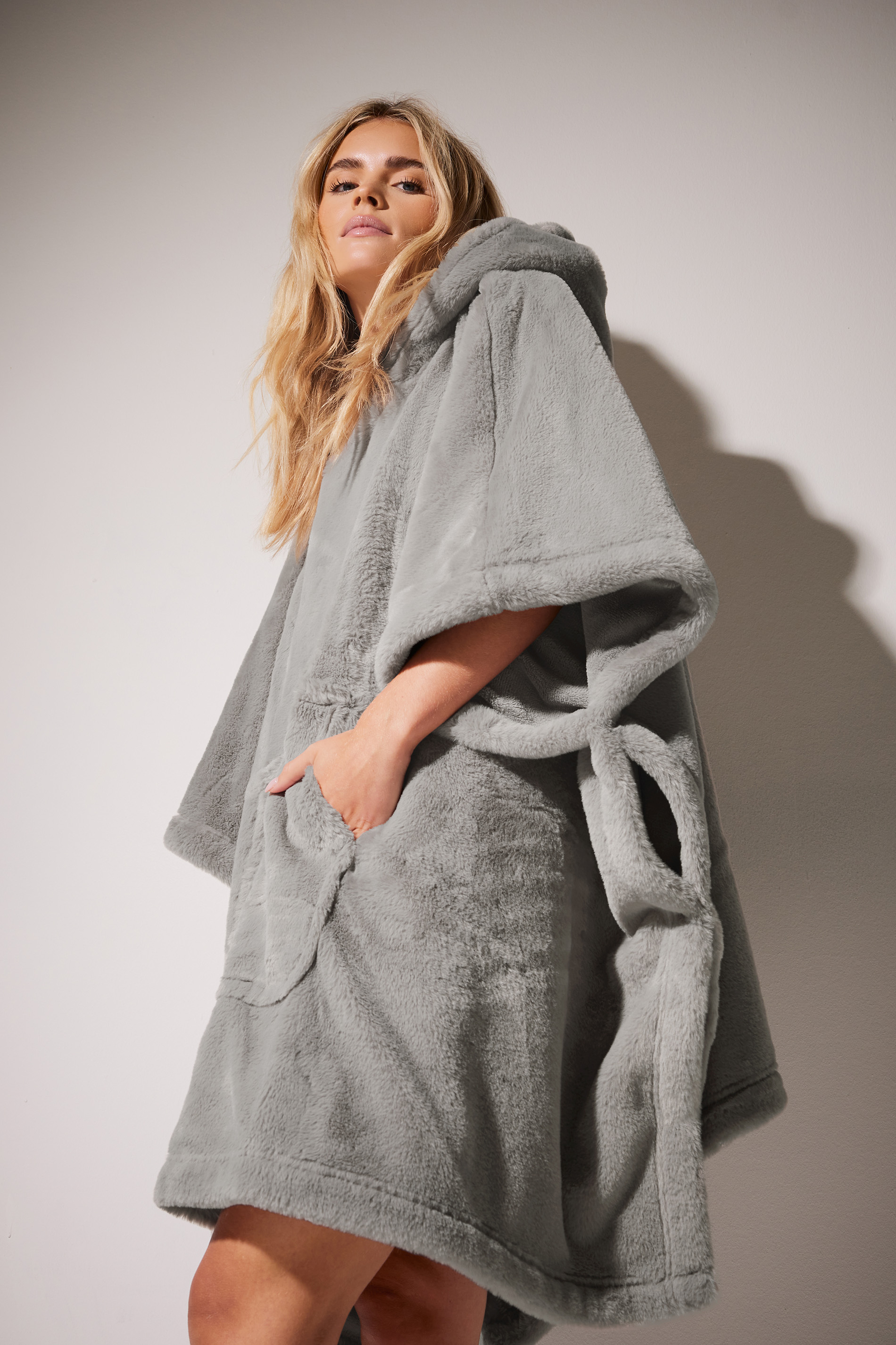 PixieGirl Petite Women's Grey Faux Fur Blanket Hoodie | PixieGirl 1