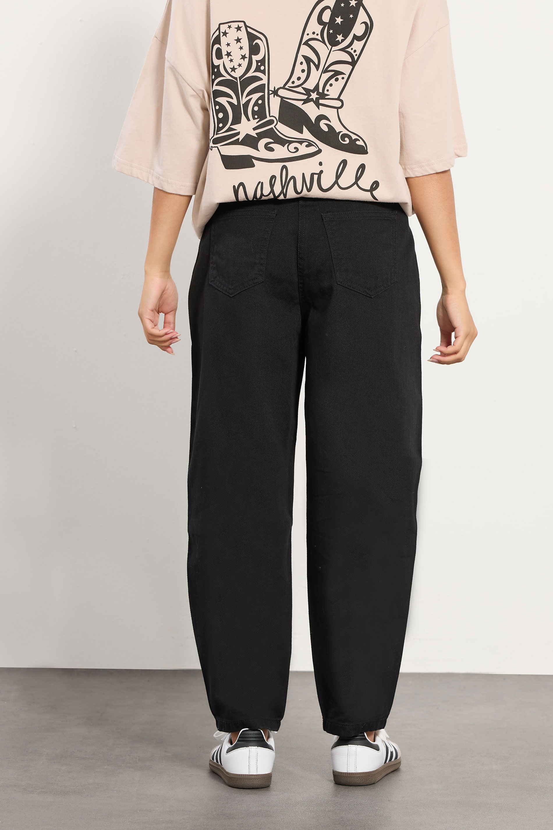 PixieGirl Petite Women's Black Non-Stretch Barrel Jeans | PixieGirl 3