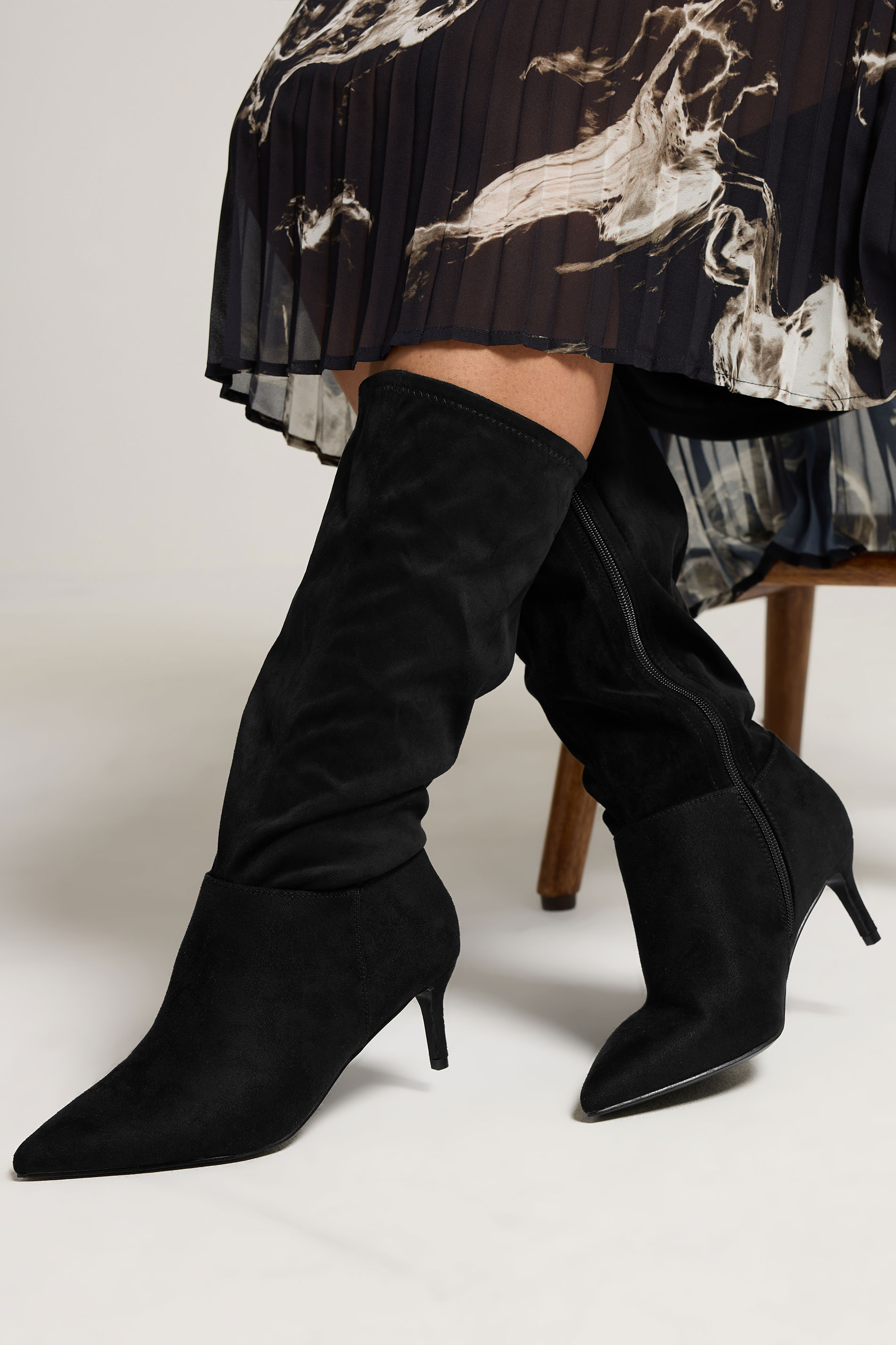 Black Pointed Toe Kitten Heel Boots In Extra Wide EEE Fit | Yours Clothing 1