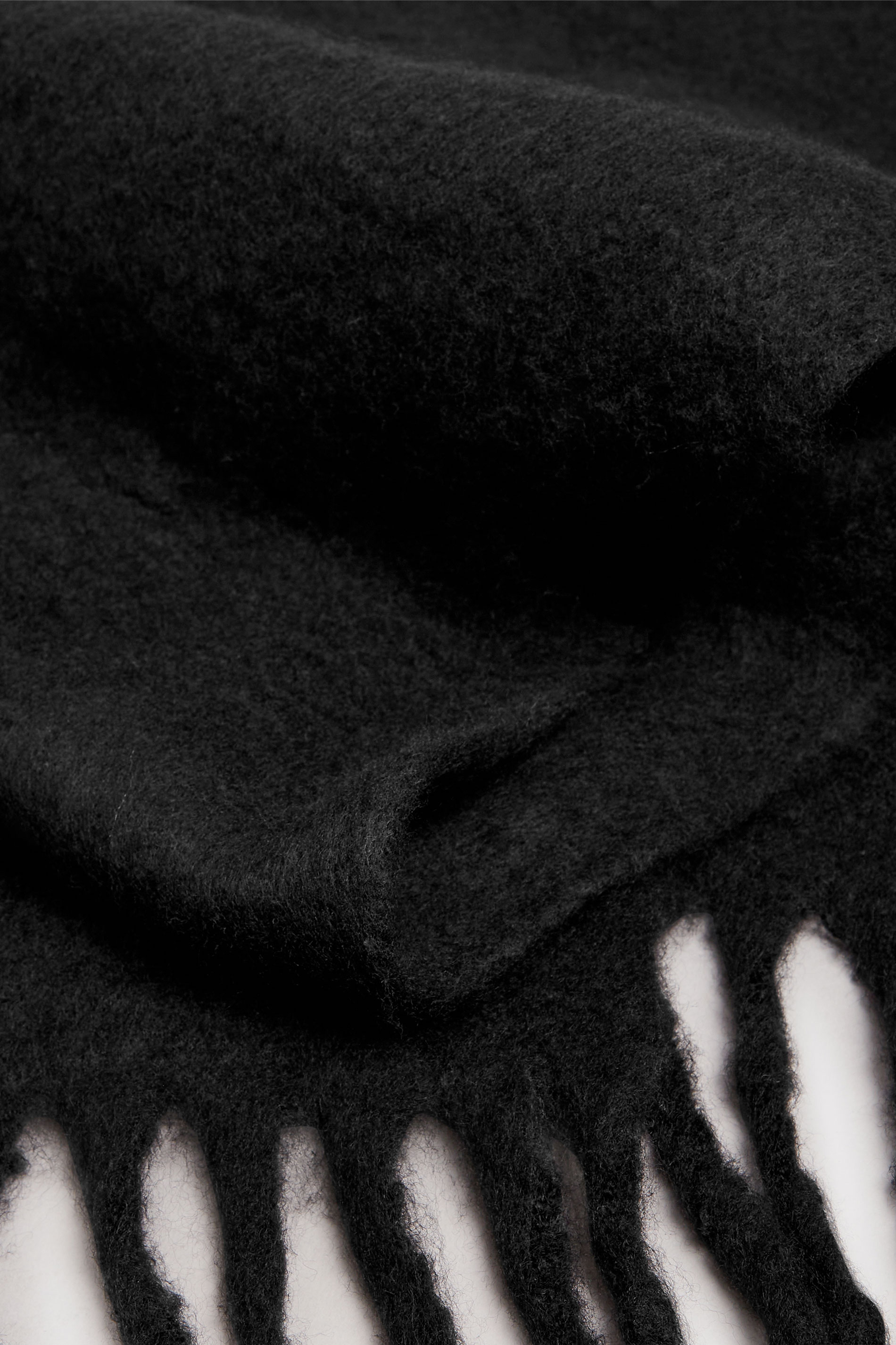 Black Tassel Trim Chunky Scarf | Yours Clothing 3